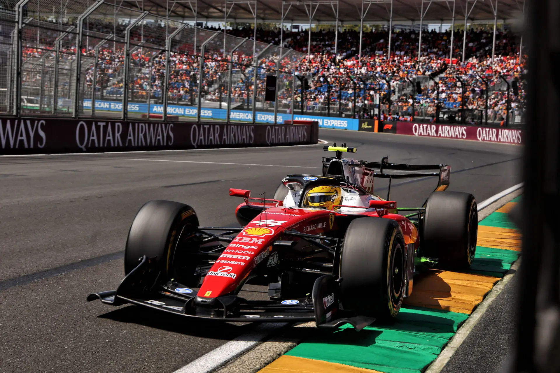 F1 LIVE | Russell goes fastest in FP2 as Hamilton dodges massive danger