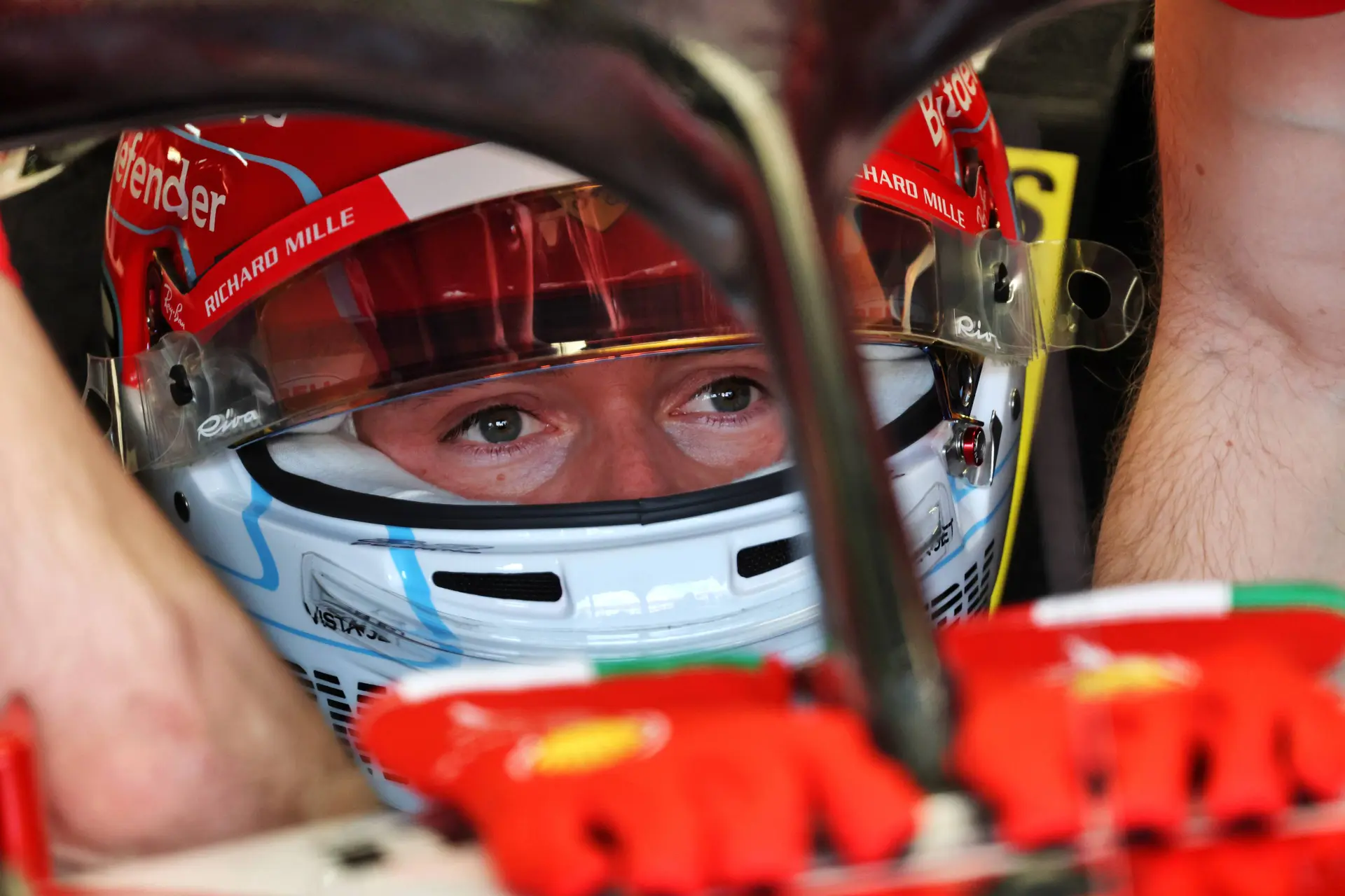 F1 LIVE | Leclerc fires warning shot as Ferrari impress in Australian GP FP1