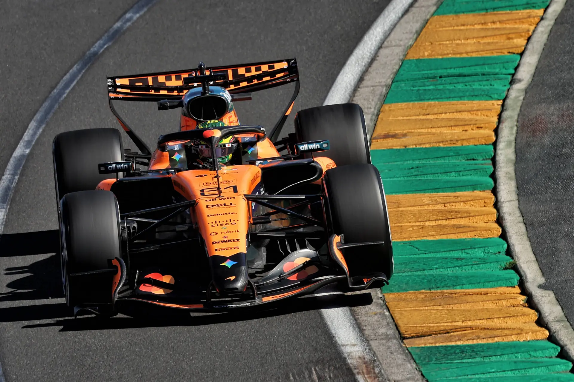 F1 LIVE | Reactions to first day in Australia and Aston Martin's issues