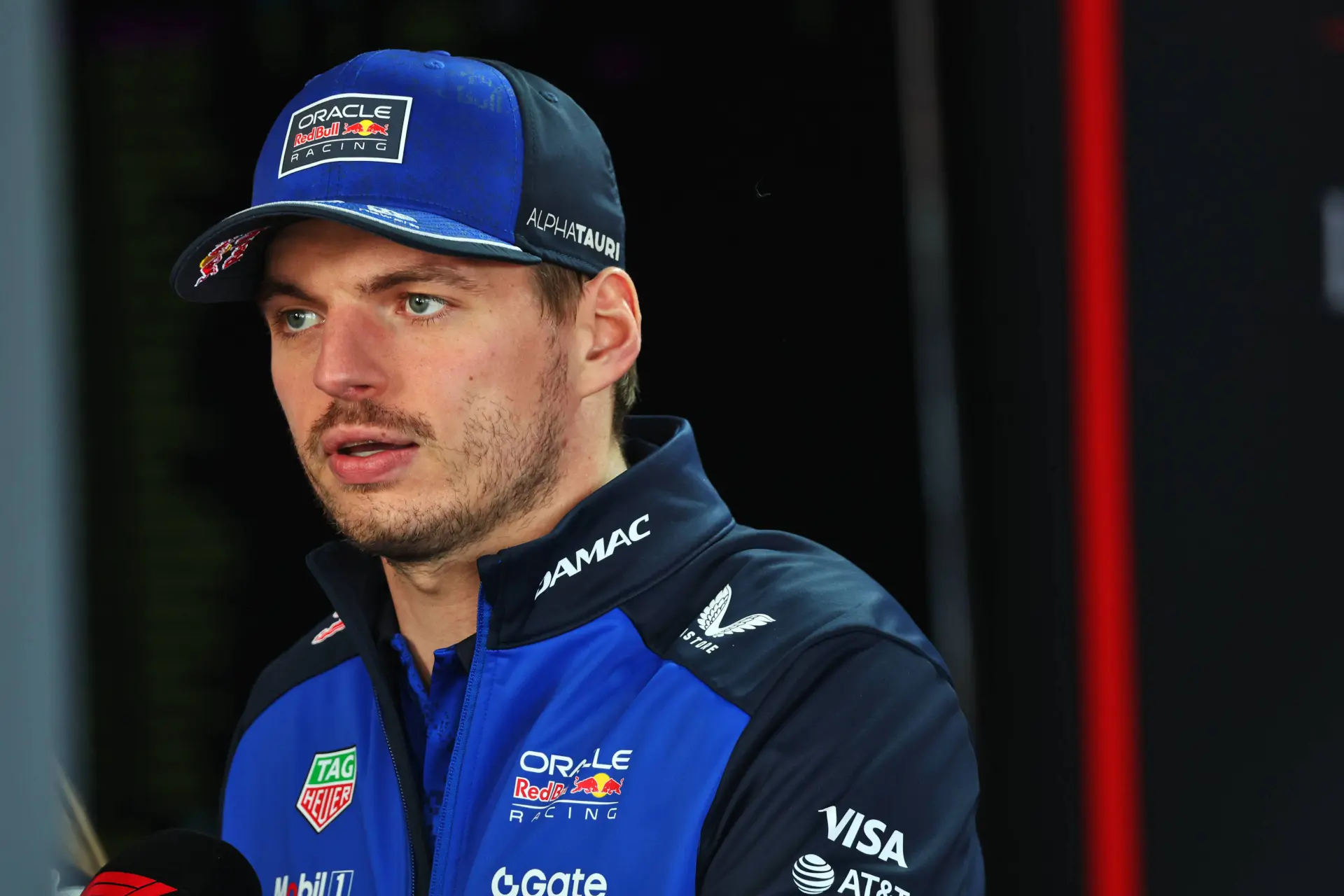 Verstappen gedeclasseerd door Mercedes tijdens eerste training in Japan