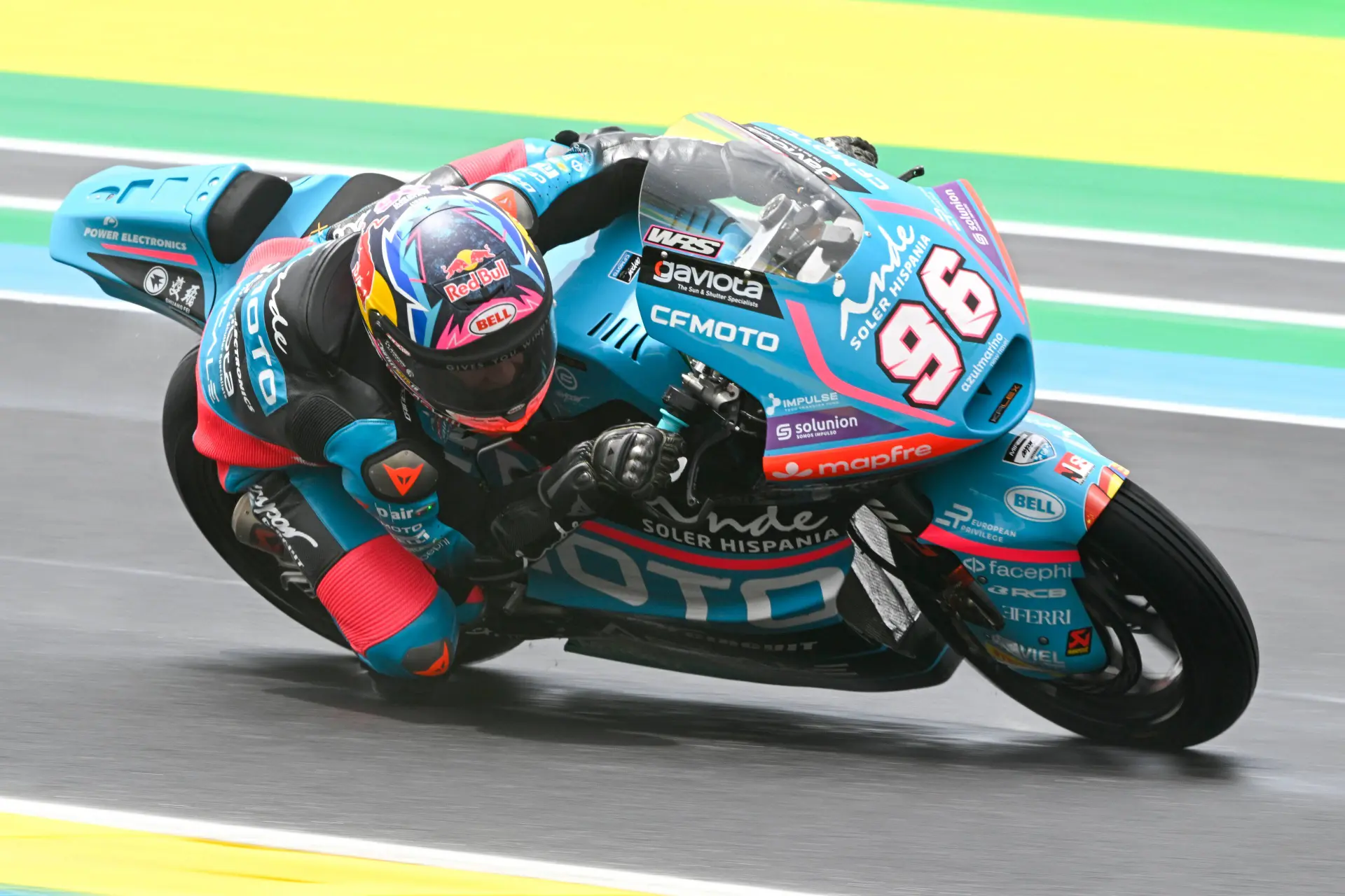 Dani Holgado claims Moto2 victory after tense battle with Munoz