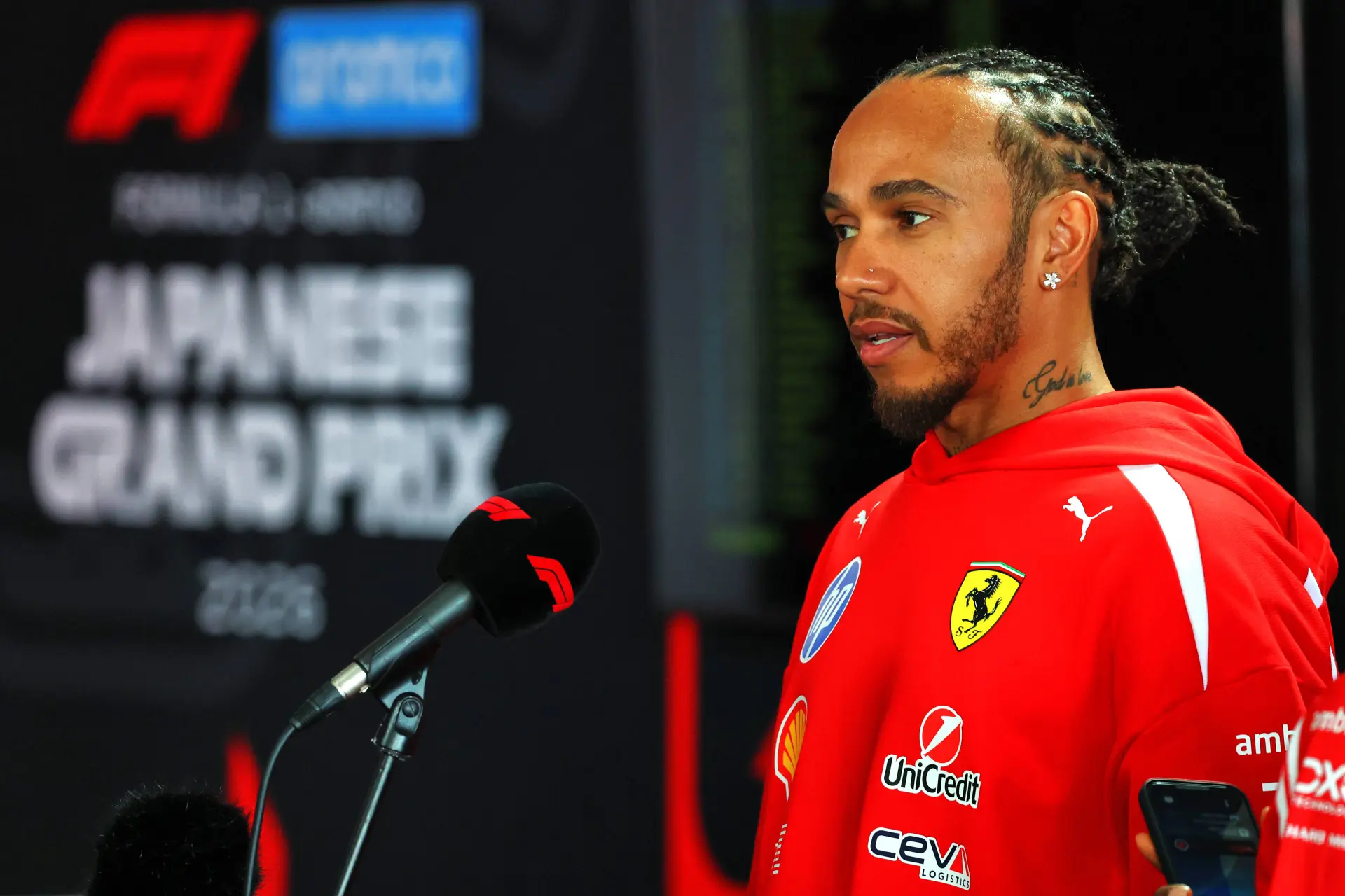 Hamilton lijnrecht tegenover Verstappen: 'Eerste keer dat het voor hem niet soepel loopt'