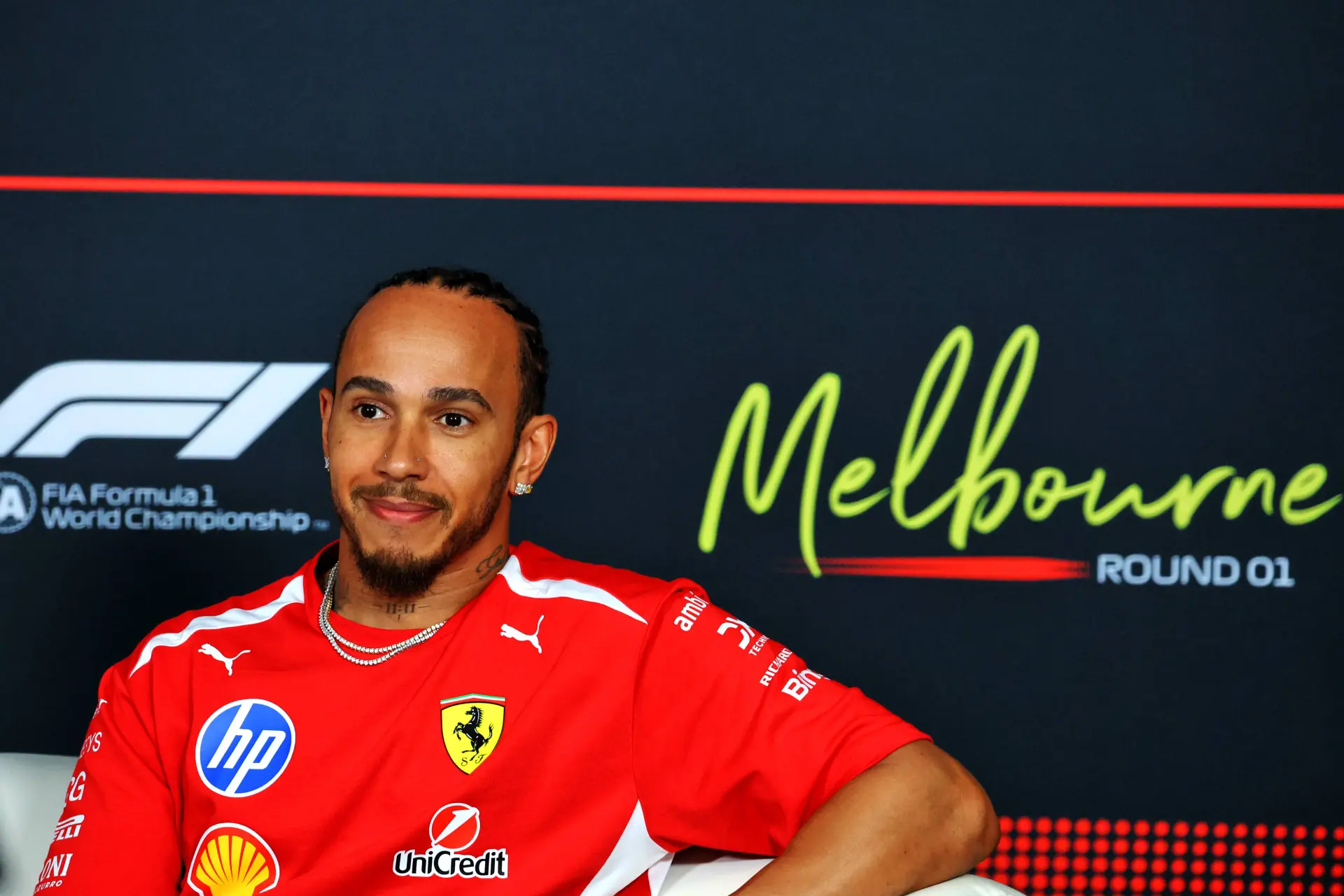 Hamilton kan snelheid Mercedes op twee manieren verklaren: 'Zou dan teleurgesteld zijn in de FIA'
