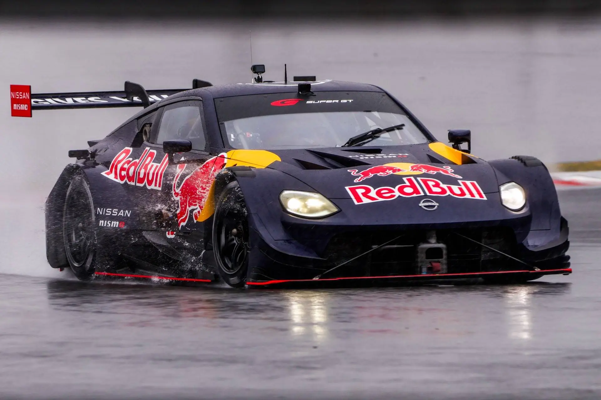 Verstappen kiest voor GT-wagen in Japan en laat RB22 voorlopig links liggen