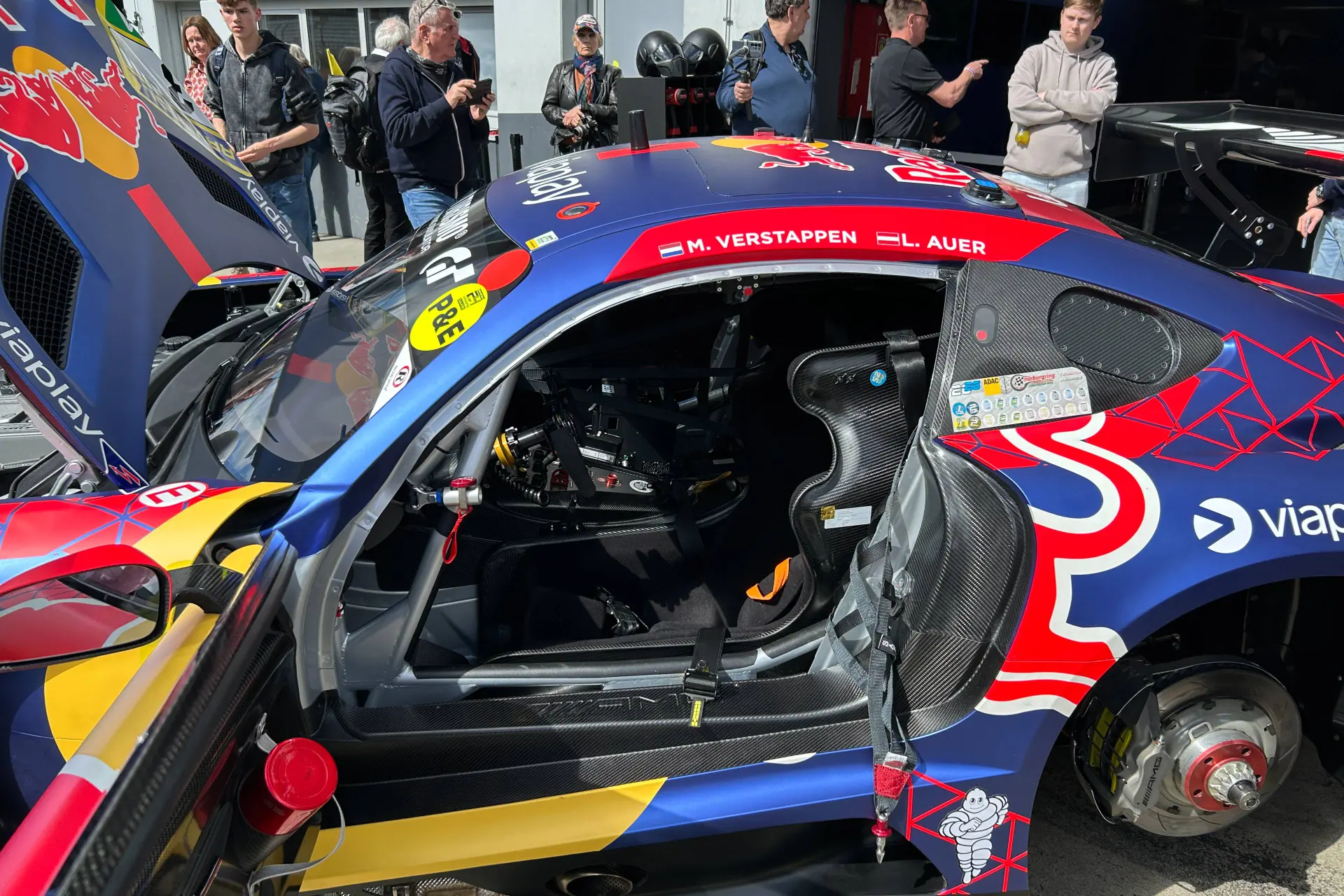 Kwalificatiesessie met Verstappen op de Nürburgring verlengd wegens bijzondere situatie
