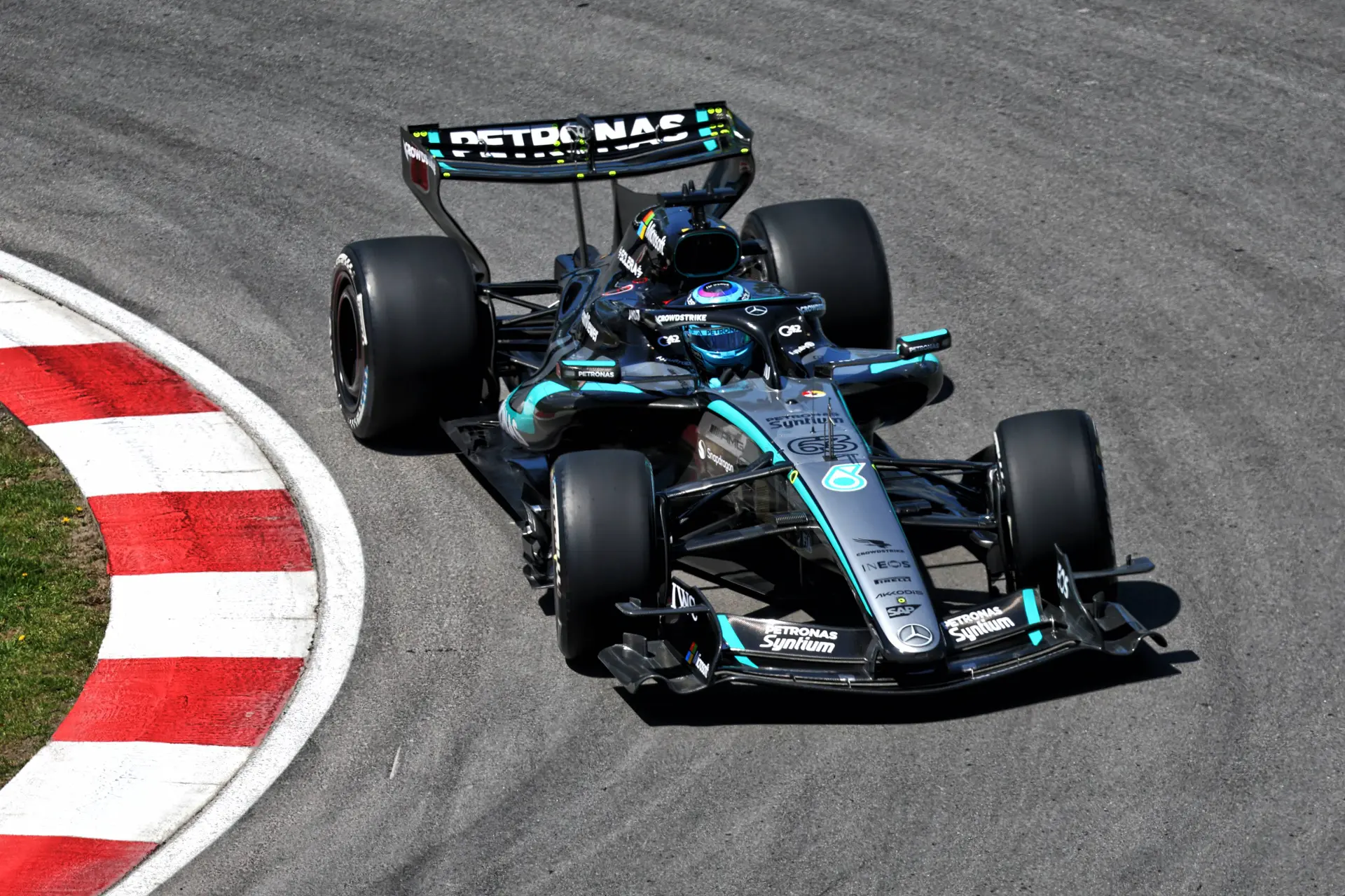 Russell escapes near-miss incident in closing stages of Canadian GP FP1