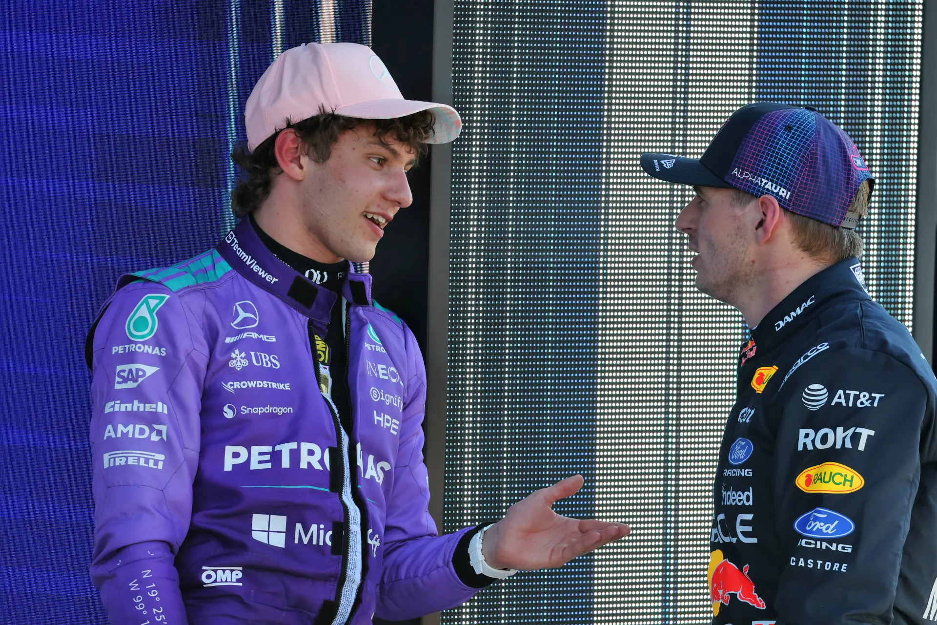 Verstappen onder de indruk van ‘natuurtalent’ Antonelli: “Niet veel coureurs kunnen dit”