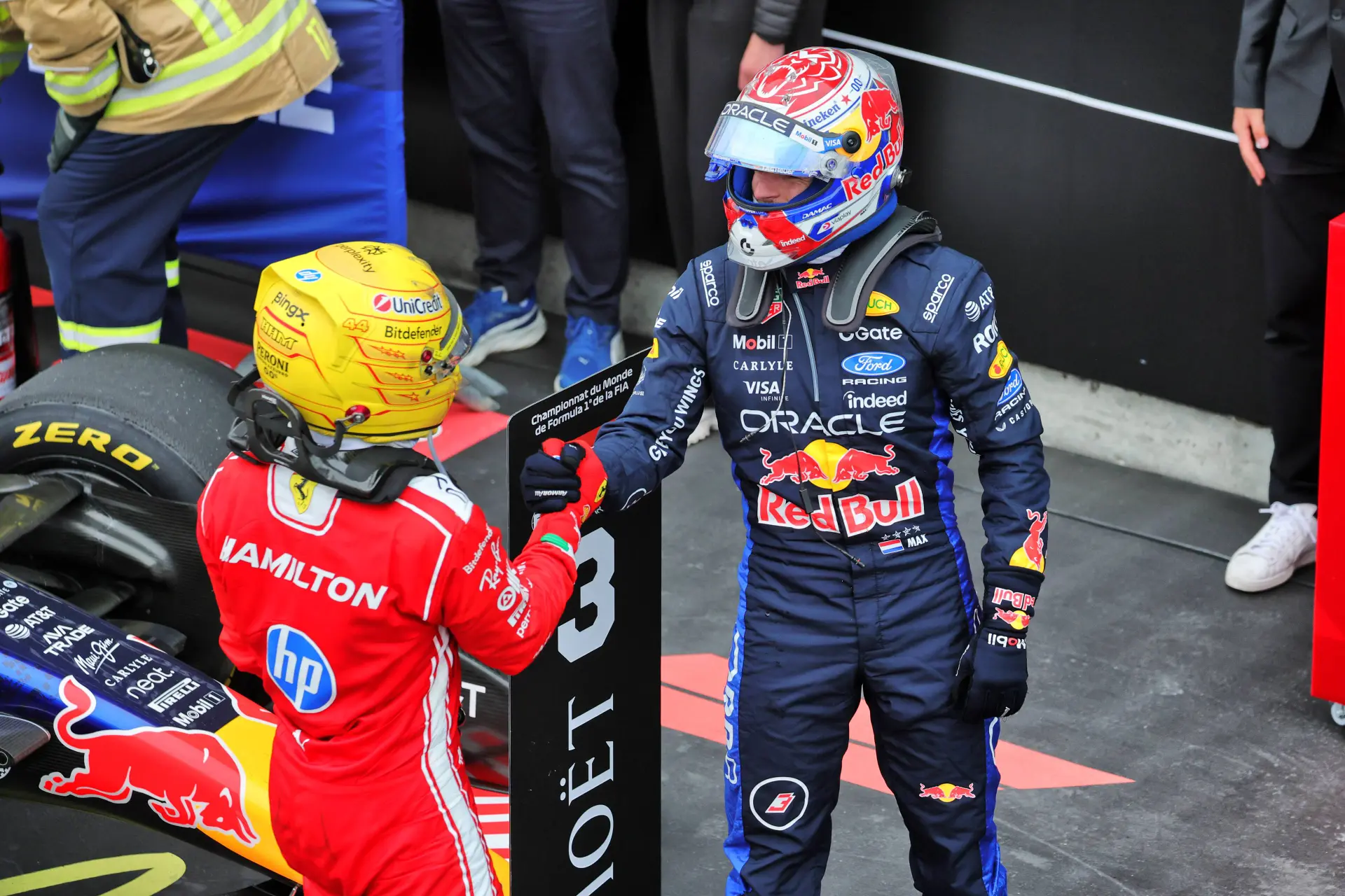Hamilton en Verstappen blikken terug op hun gevecht in de cool-down room: "Het was waanzinnig"