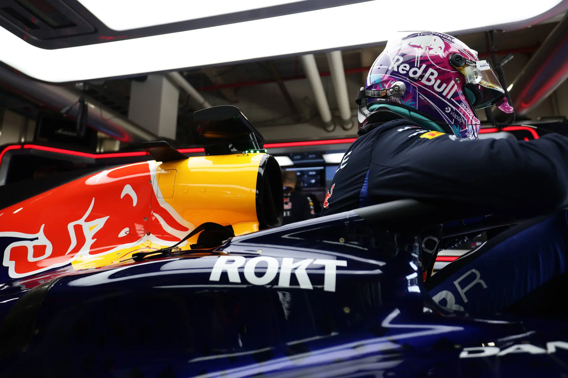 Verstappen ondanks klachten naar snelste tijd in Q2