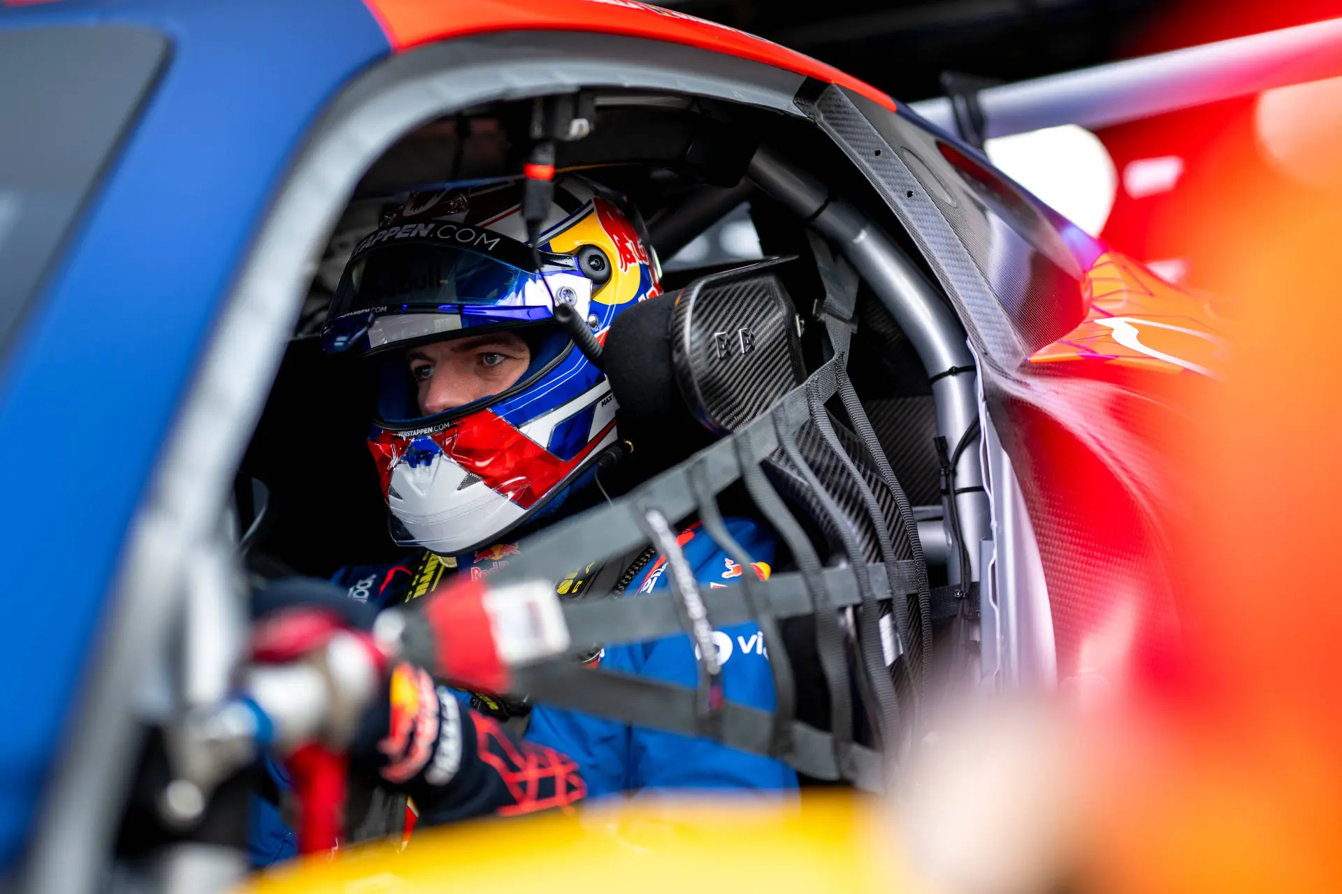 Verstappen completes just one lap in night-time debut at a wet Nürburgring