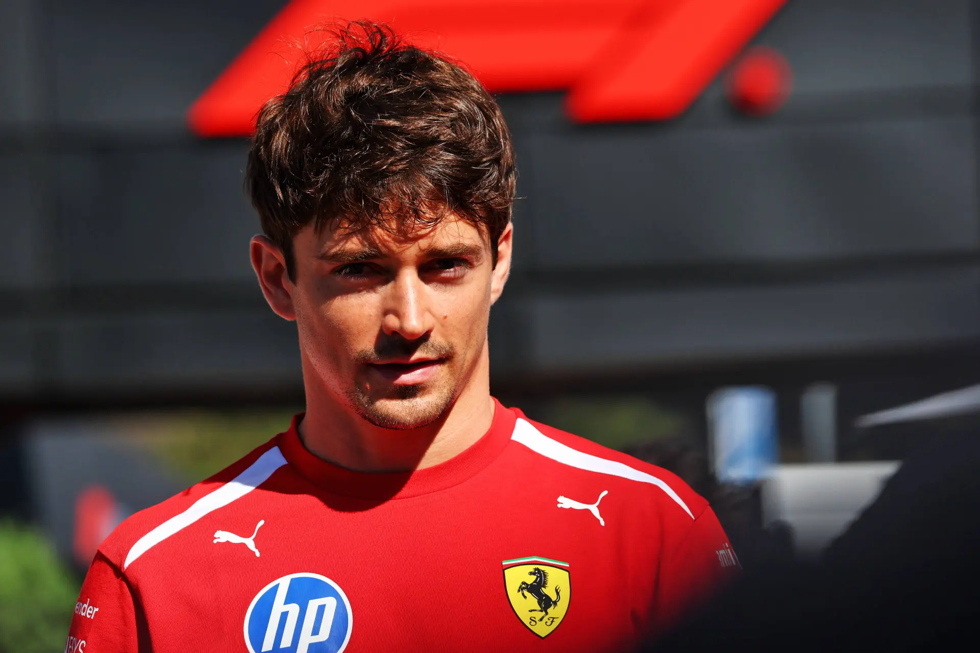 Leclerc baalt na eerste zege Hamilton: 'Ik had daar ook moeten staan'