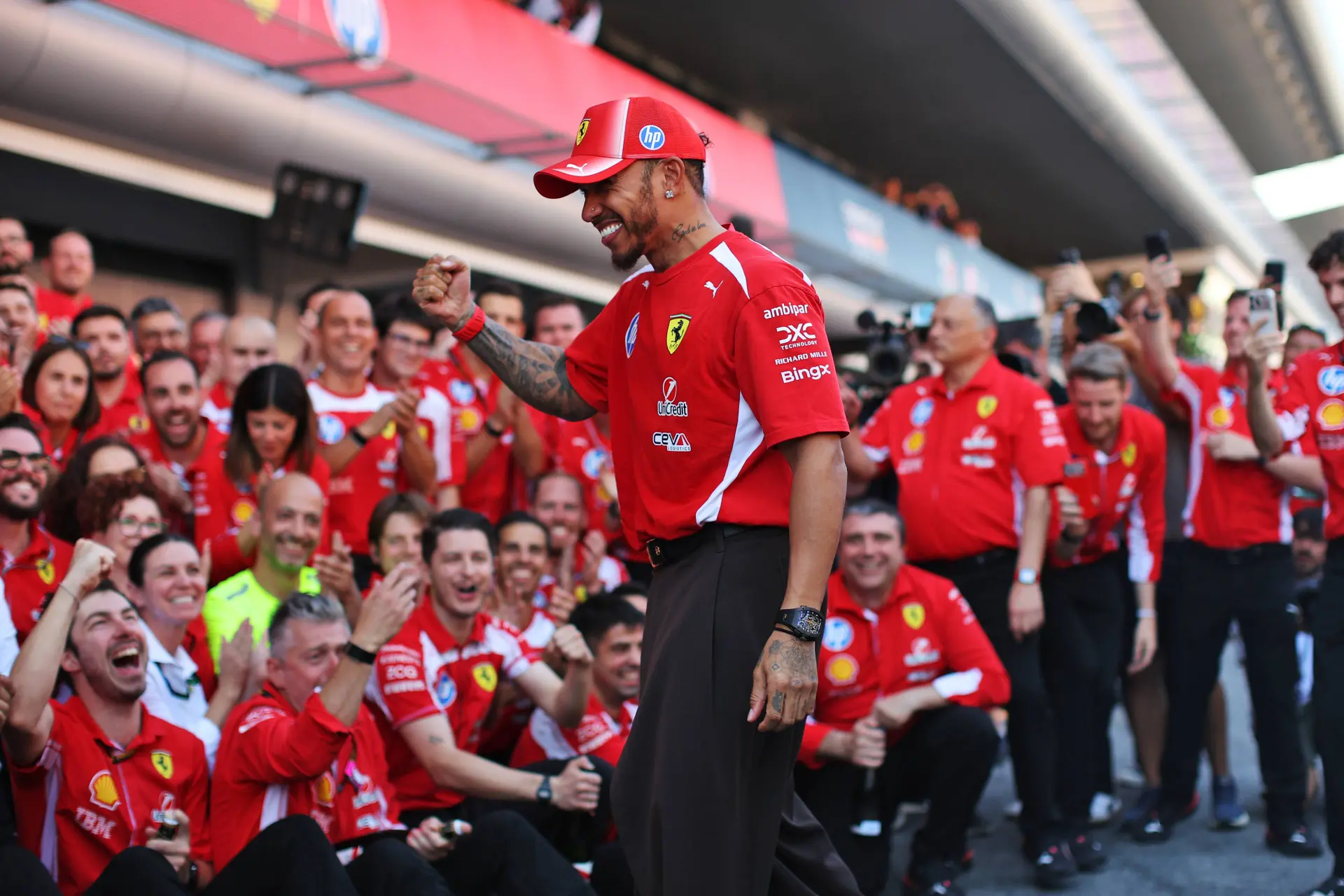 WK-stand | Ferrari loopt in op Mercedes na zege Hamilton in Barcelona