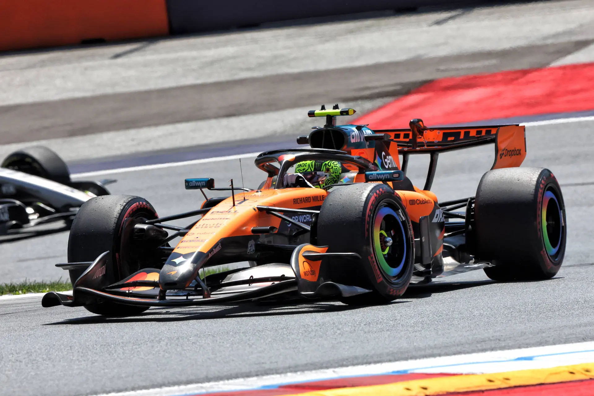lando-norris-mclaren-rear-wing-austria-mcl40-jpg
