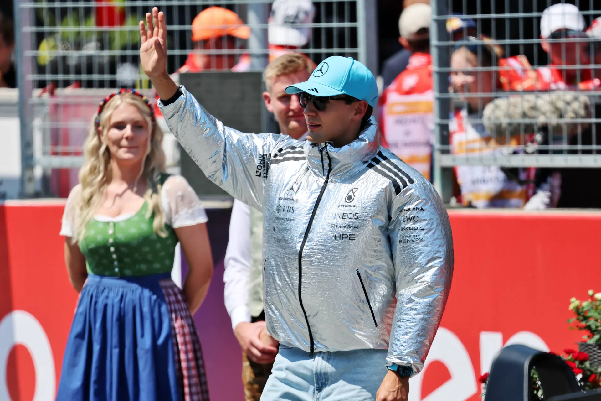 Russell denkt dat Verstappen kans maakt in Oostenrijk: 'Hij ziet er heel sterk uit'