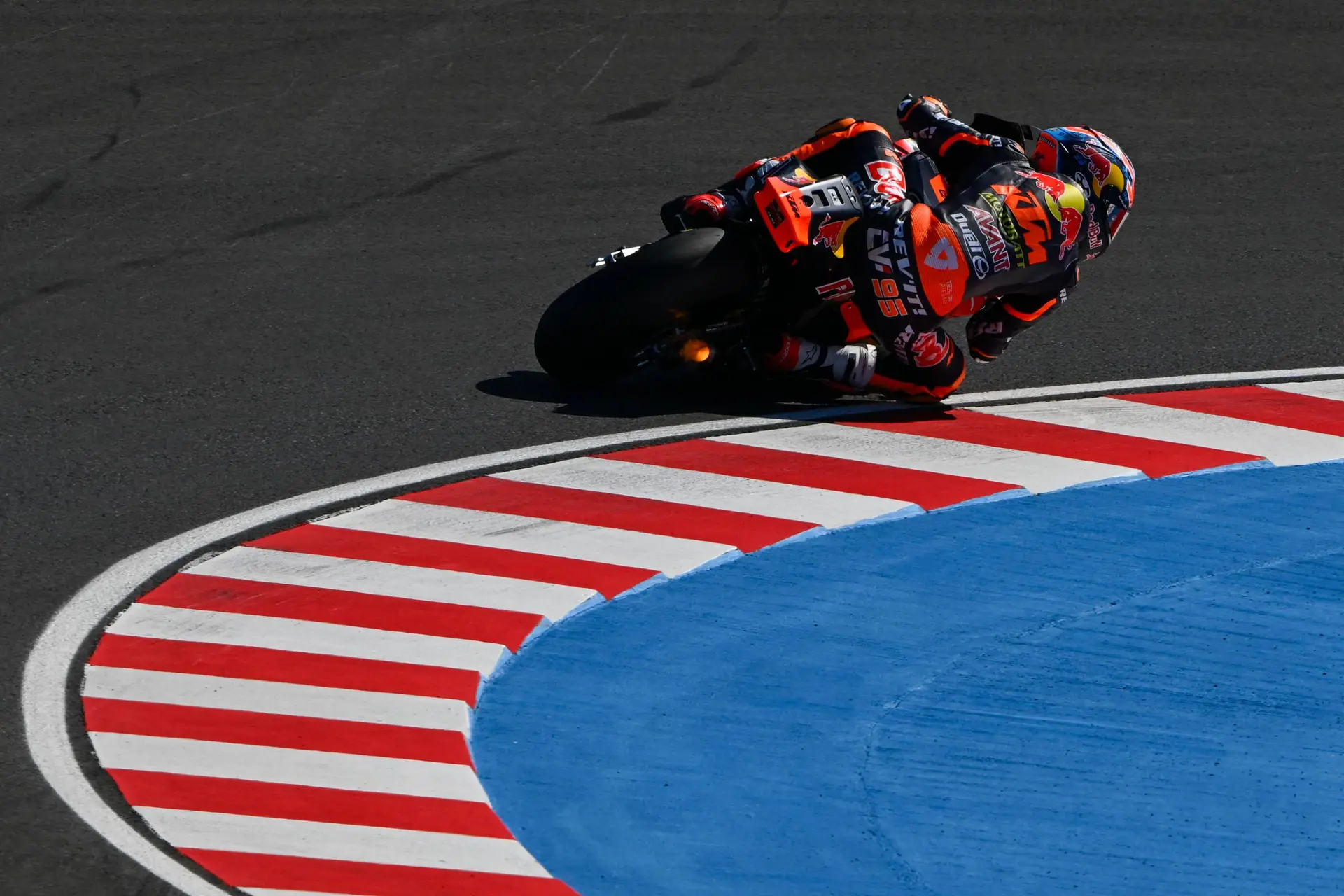 Moto2 Results: Manuel Gonzalez extends championship lead in Hungary