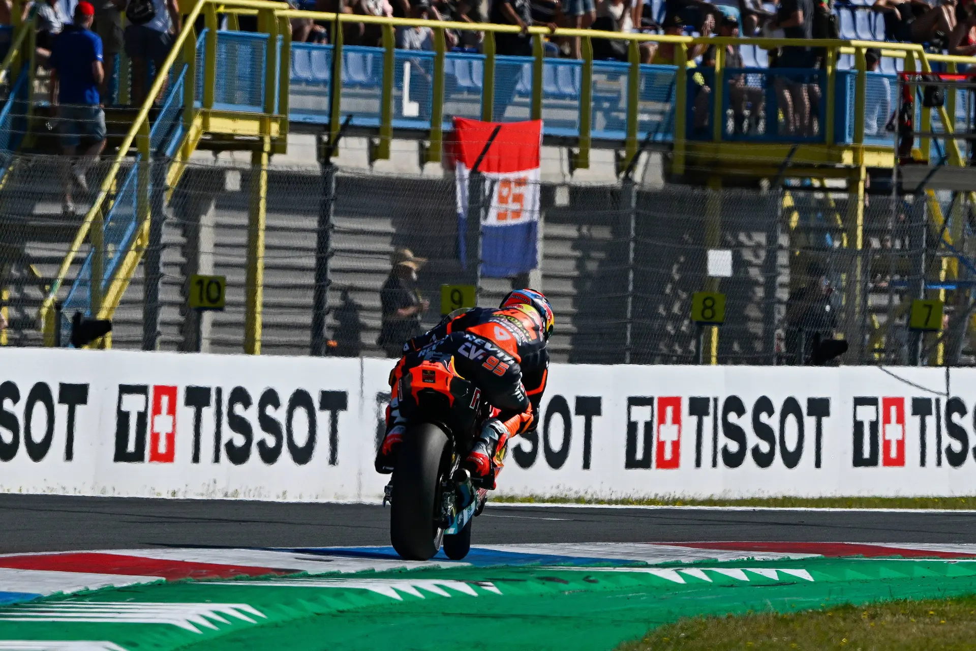 Flinke domper voor Verstappen-fans na aanvraag F1-licentie door circuit Assen
