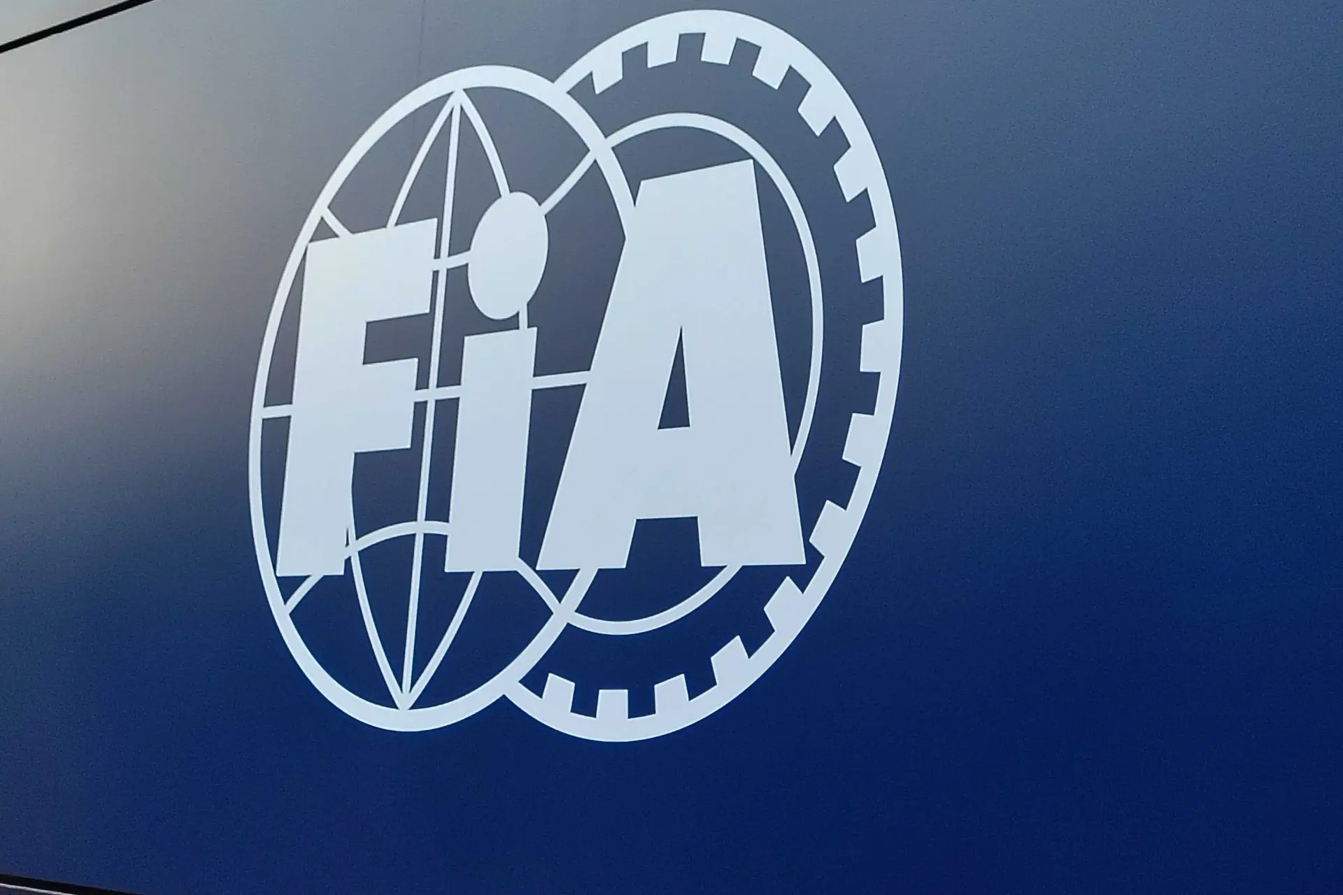 FIA to provide clarification after Ferrari query over Mercedes' diffuser