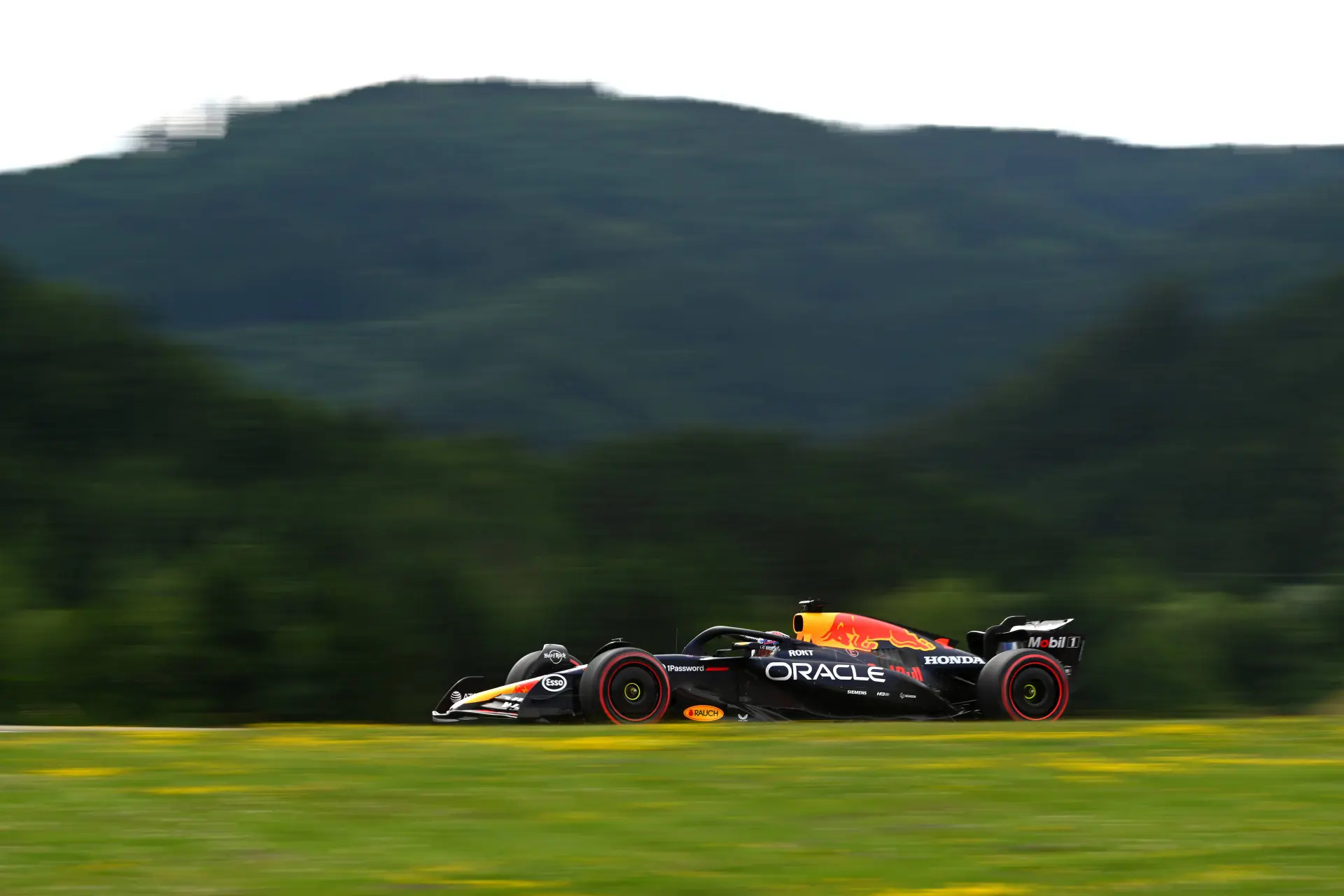 Tijdschema | Zo volg je Verstappen tijdens het Grand Prix-weekend in Oostenrijk