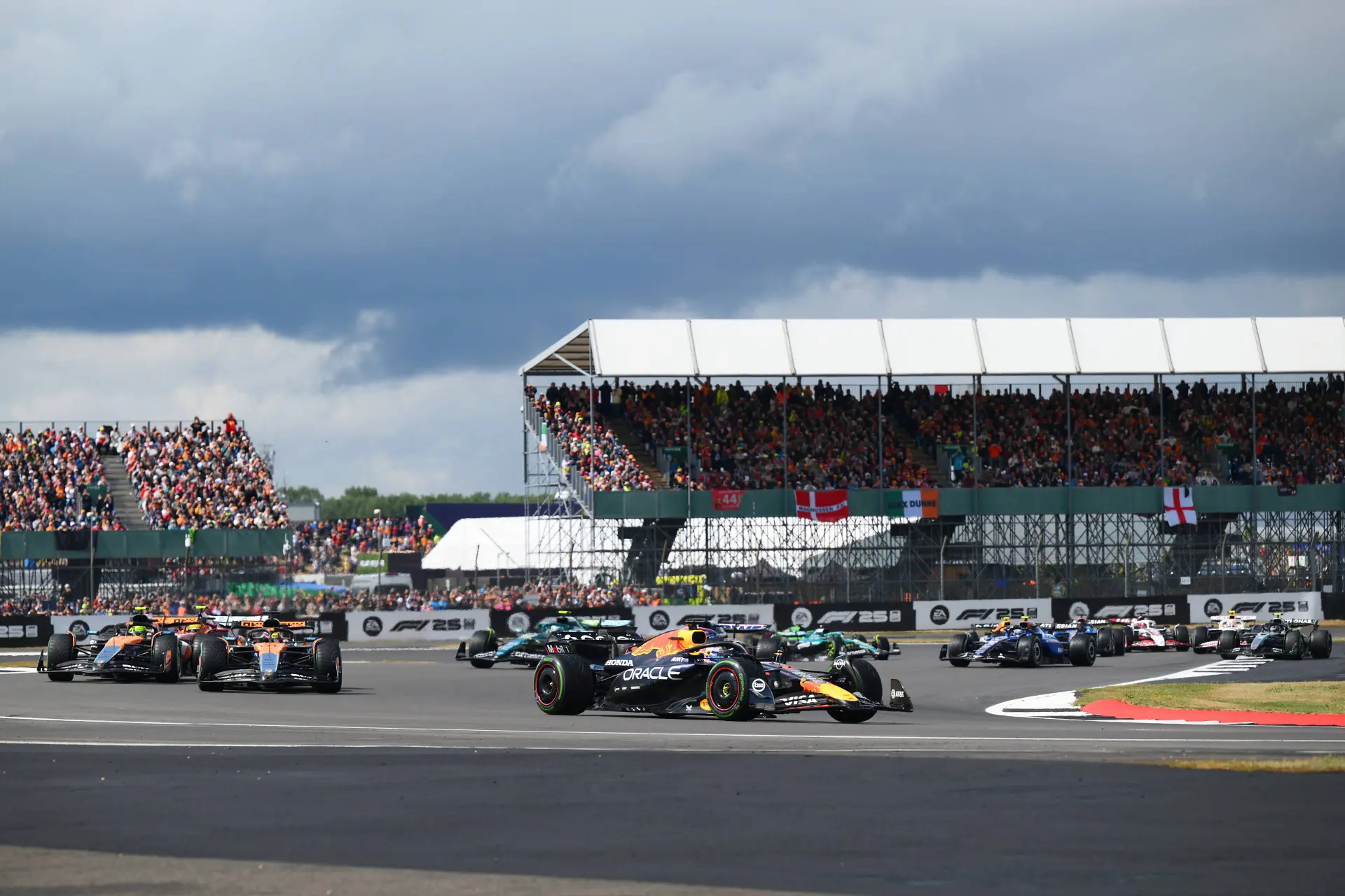 Tijdschema | Zo volg je Verstappen tijdens het Grand Prix-weekend op Silverstone