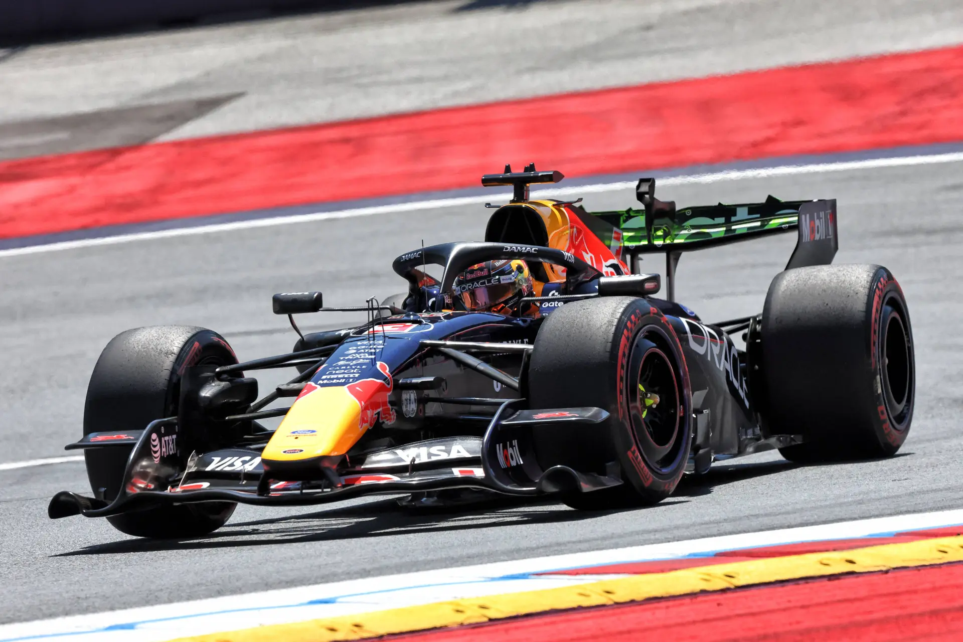 Volledige uitslag | Verstappen met updates op grote achterstand van Antonelli