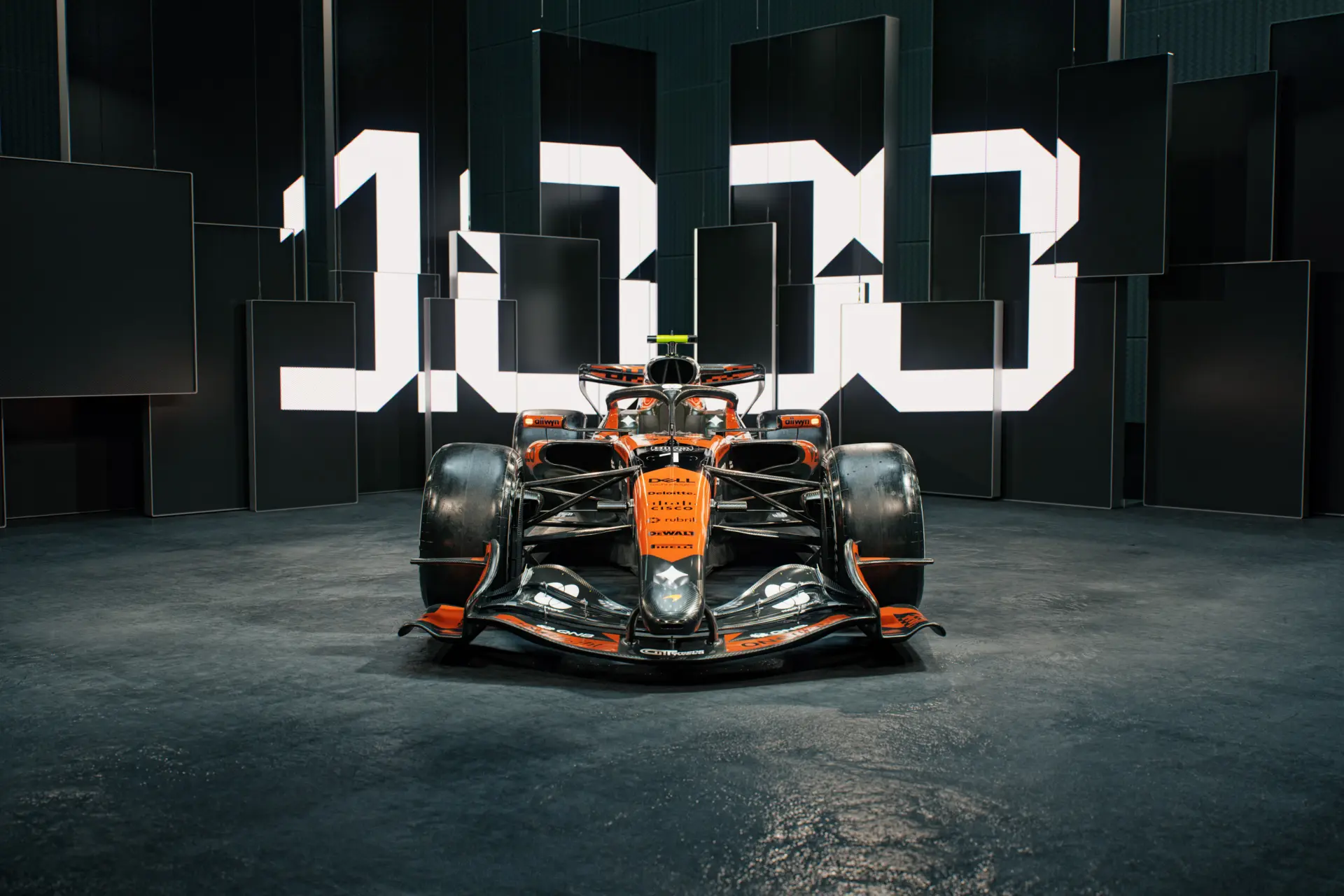 MCL40_1000_Livery_Hero_4