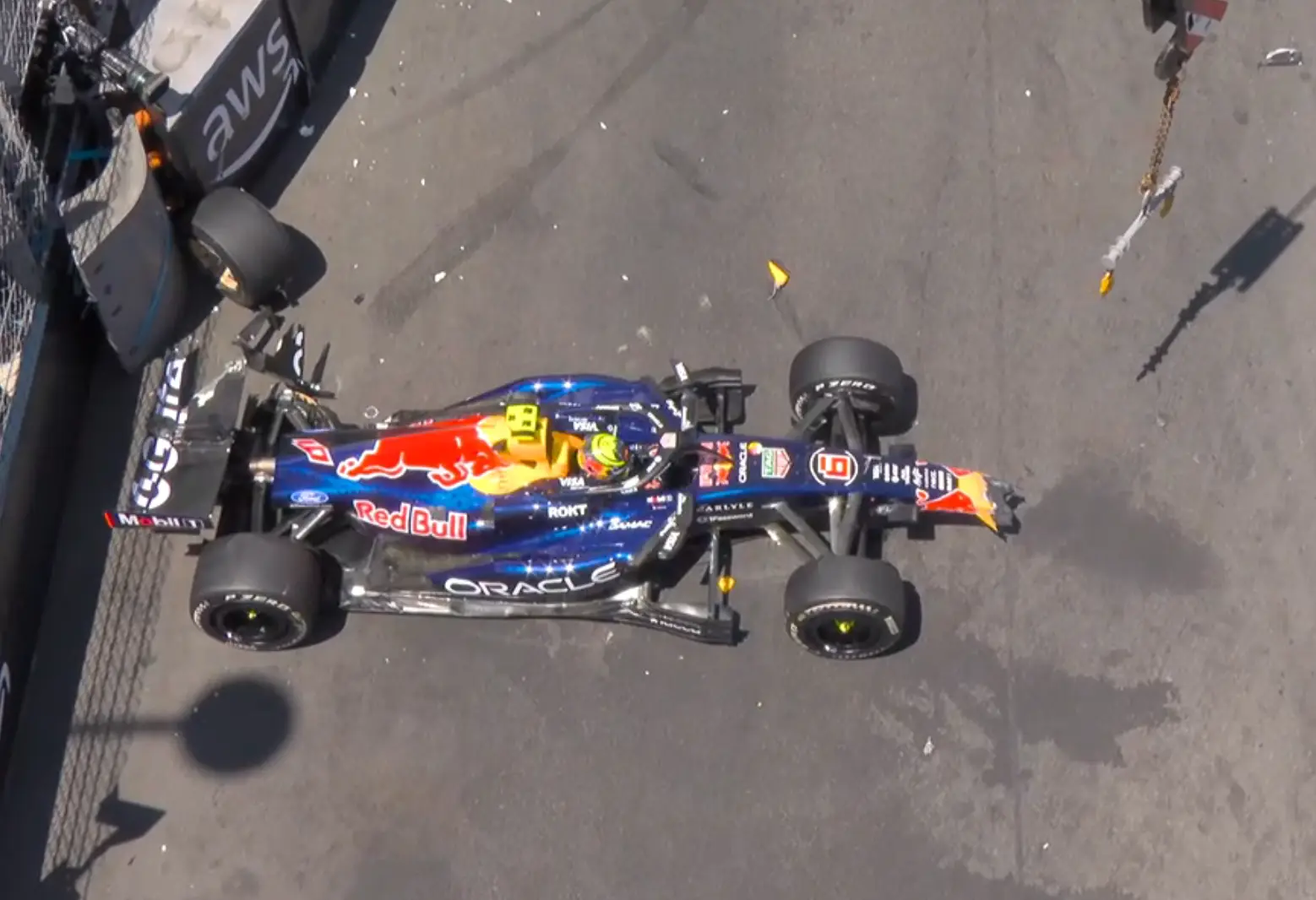 Isack Hadjar schrijft zijn Red Bull af en veroorzaakt rode vlag in VT1
