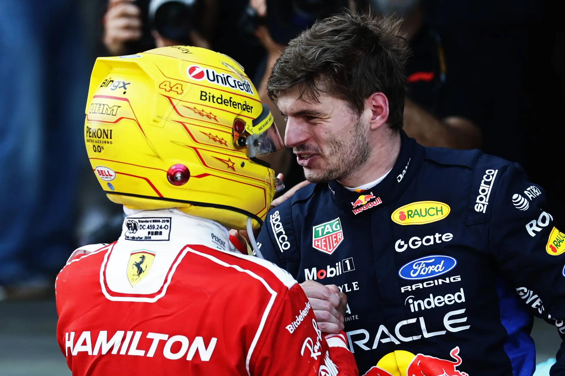 Verstappen volop geprezen door Italiaanse media ondanks Ferrari-zege Hamilton
