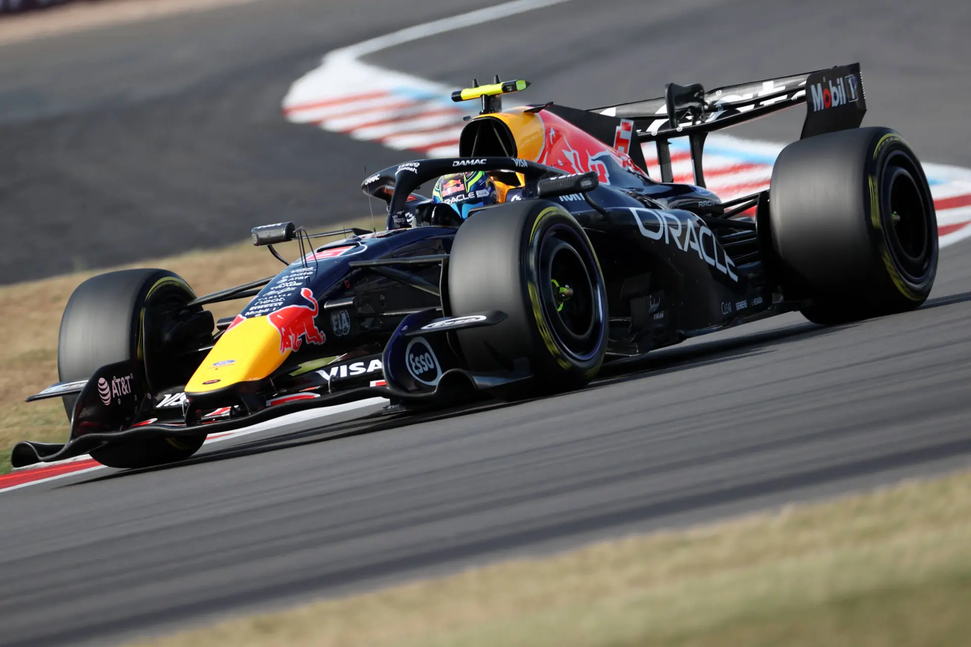 Red Bull én Racing Bulls opgeroepen door de FIA na incident in sprintrace