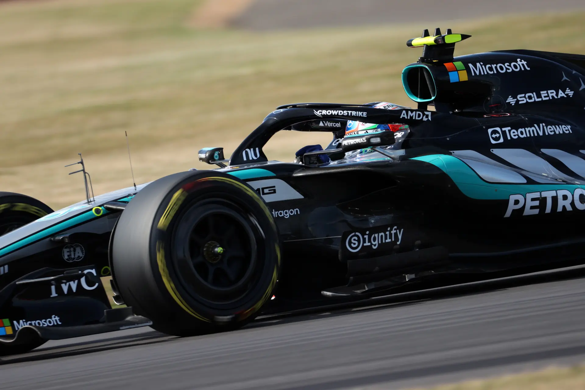 Antonelli defeats Hamilton to take Sprint victory at the British Grand Prix