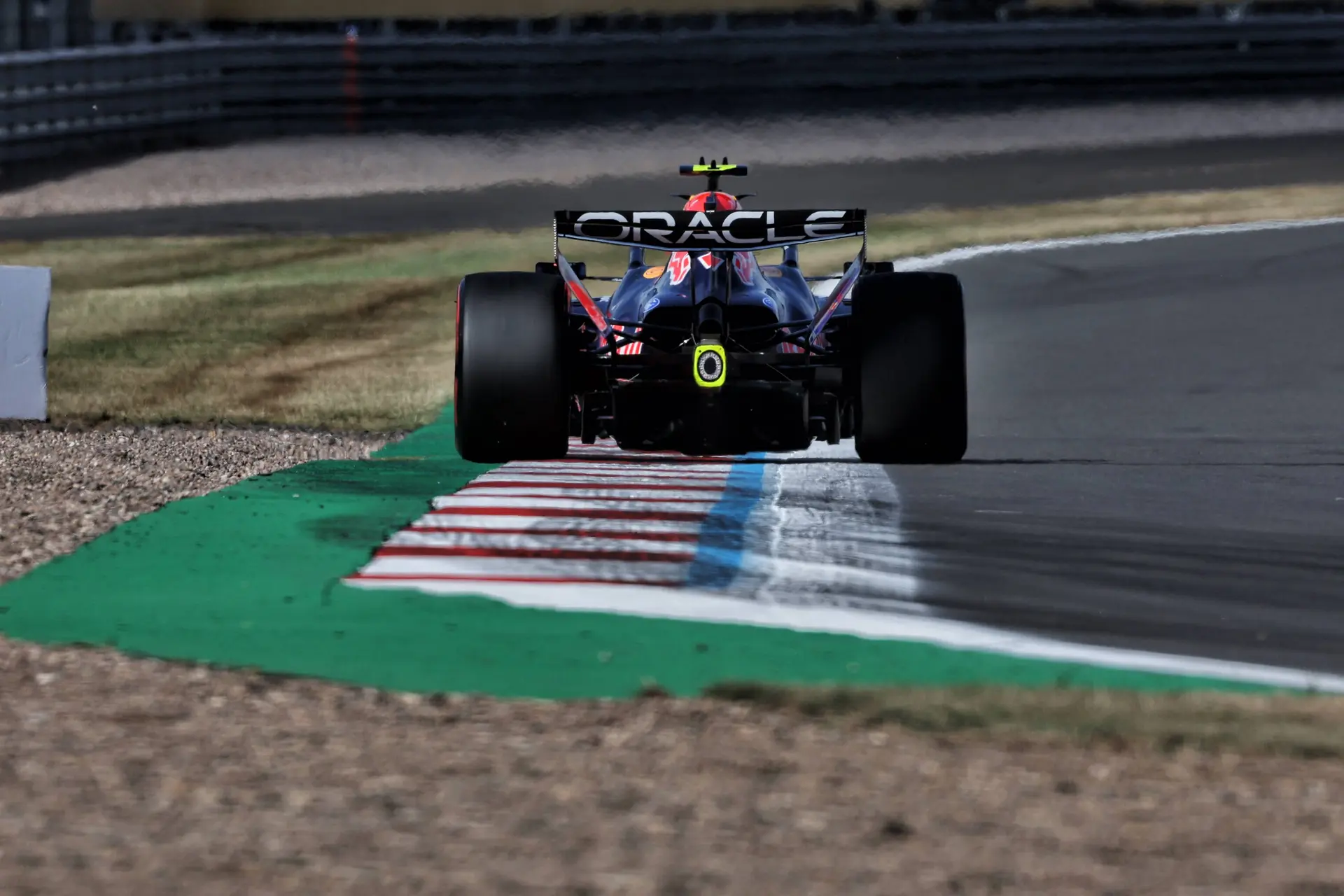 Red Bull houdt 'geheime' laatste filmdag zonder Verstappen