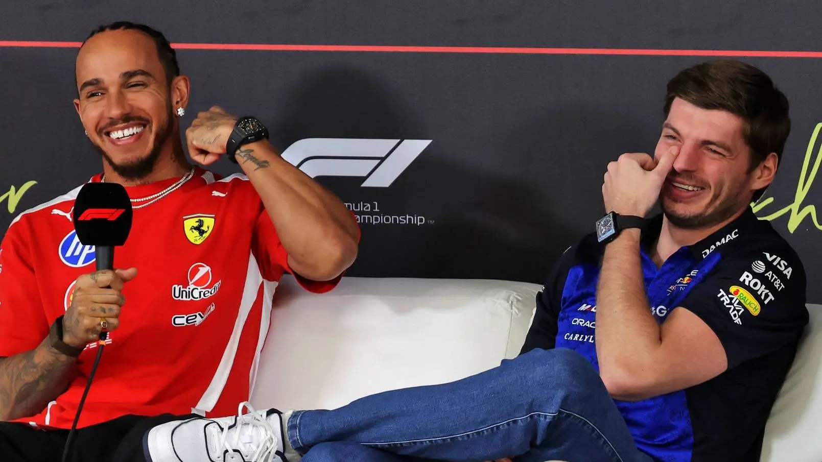 Hamilton waarschuwt voor Verstappen na Red Bull-doorbraak: 'Max is een serieuze kanshebber'