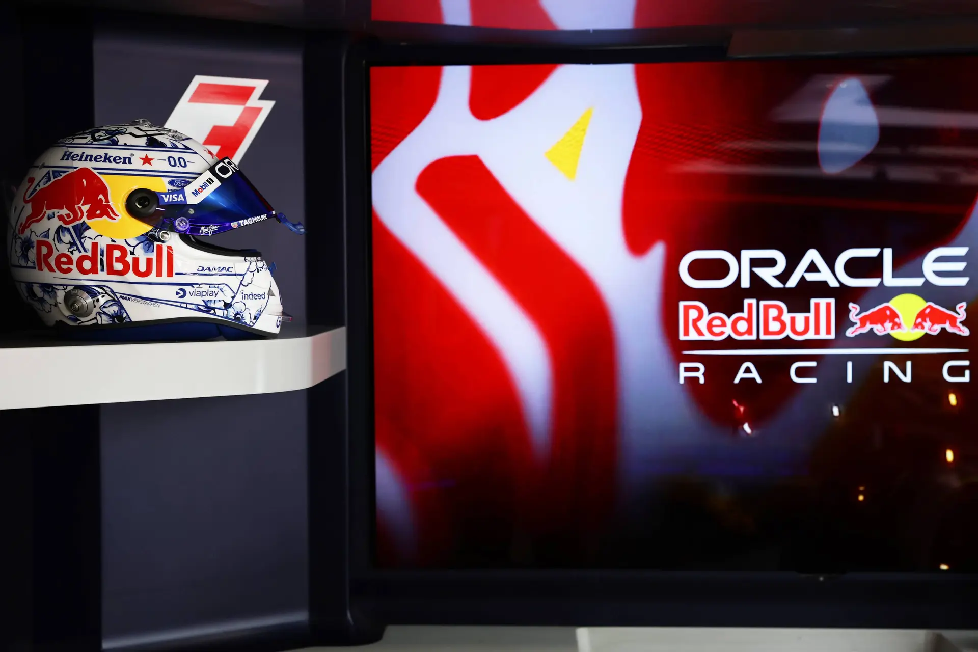 max-verstappen-helm-red-bull-zandvoort-dutch-gp