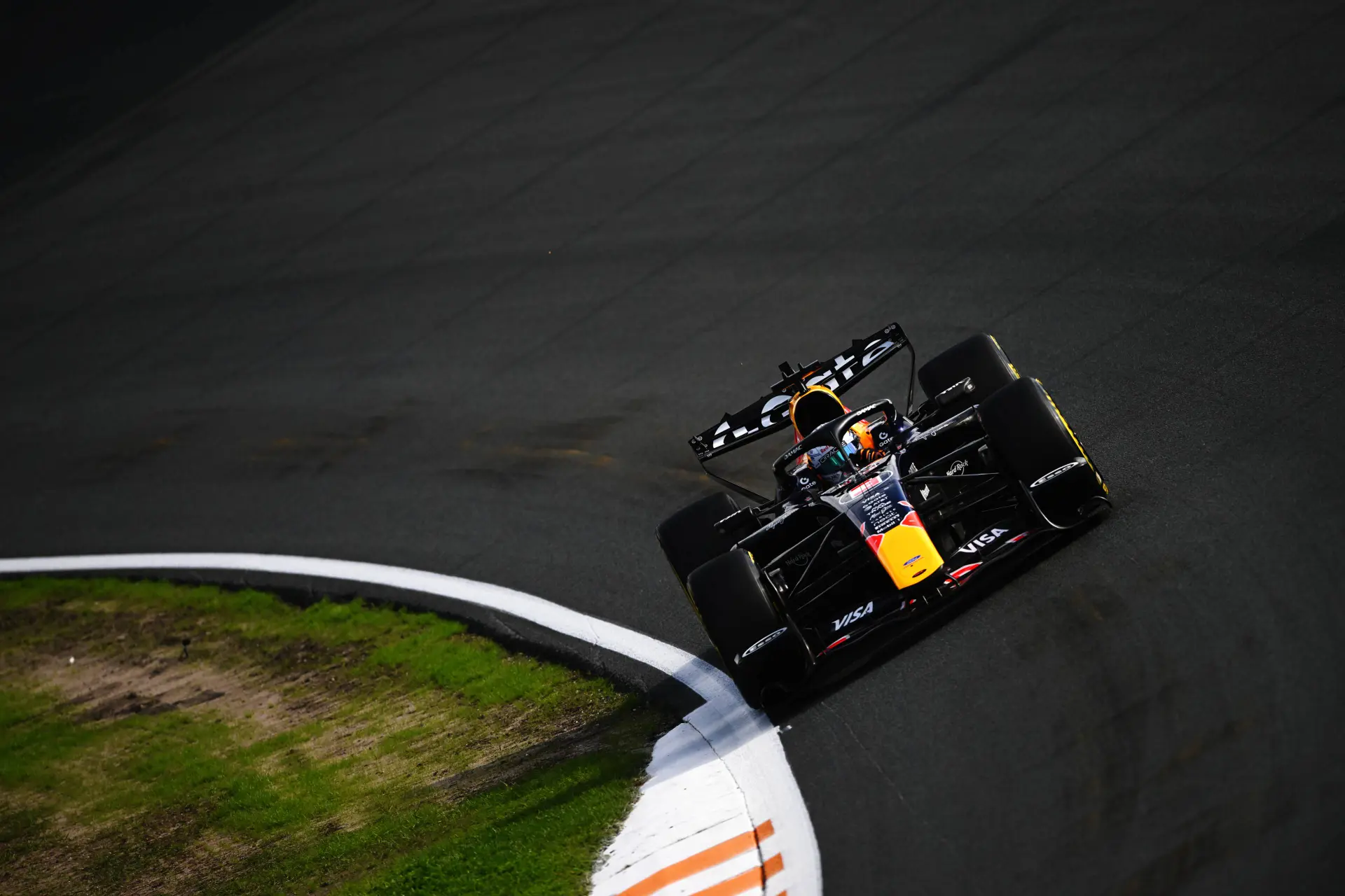 max-verstappen-zandvoort-red-bull-racing