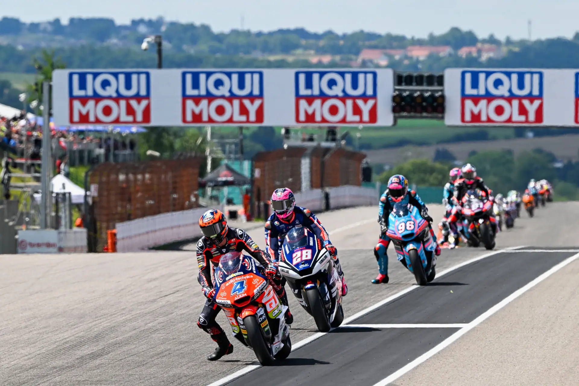 moto2