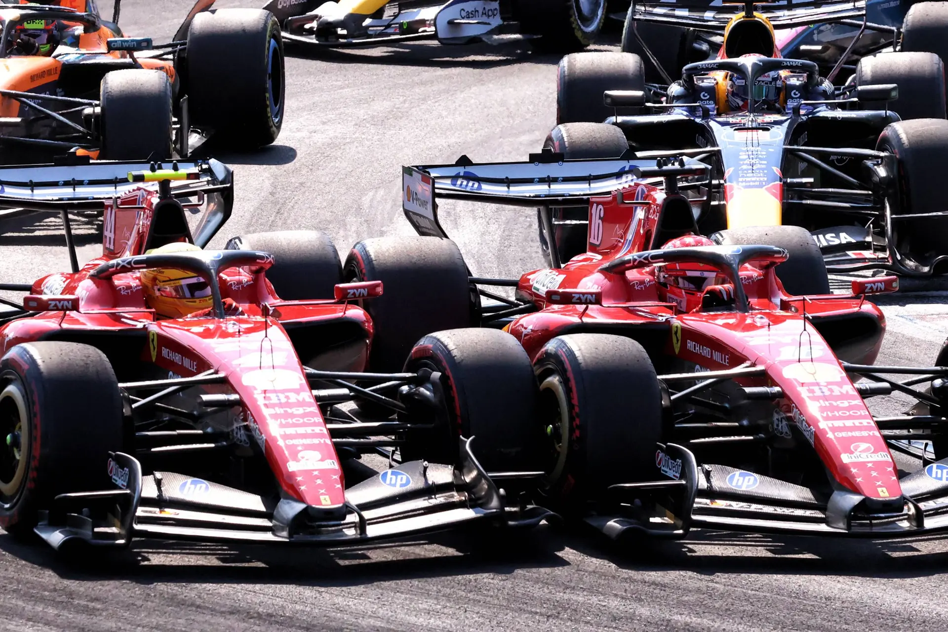 Hamilton-en-leclerc-schuldvraag