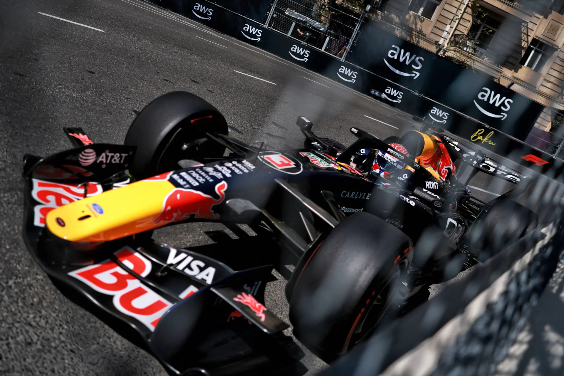 max-verstappen-baku-vrijdag-vt2