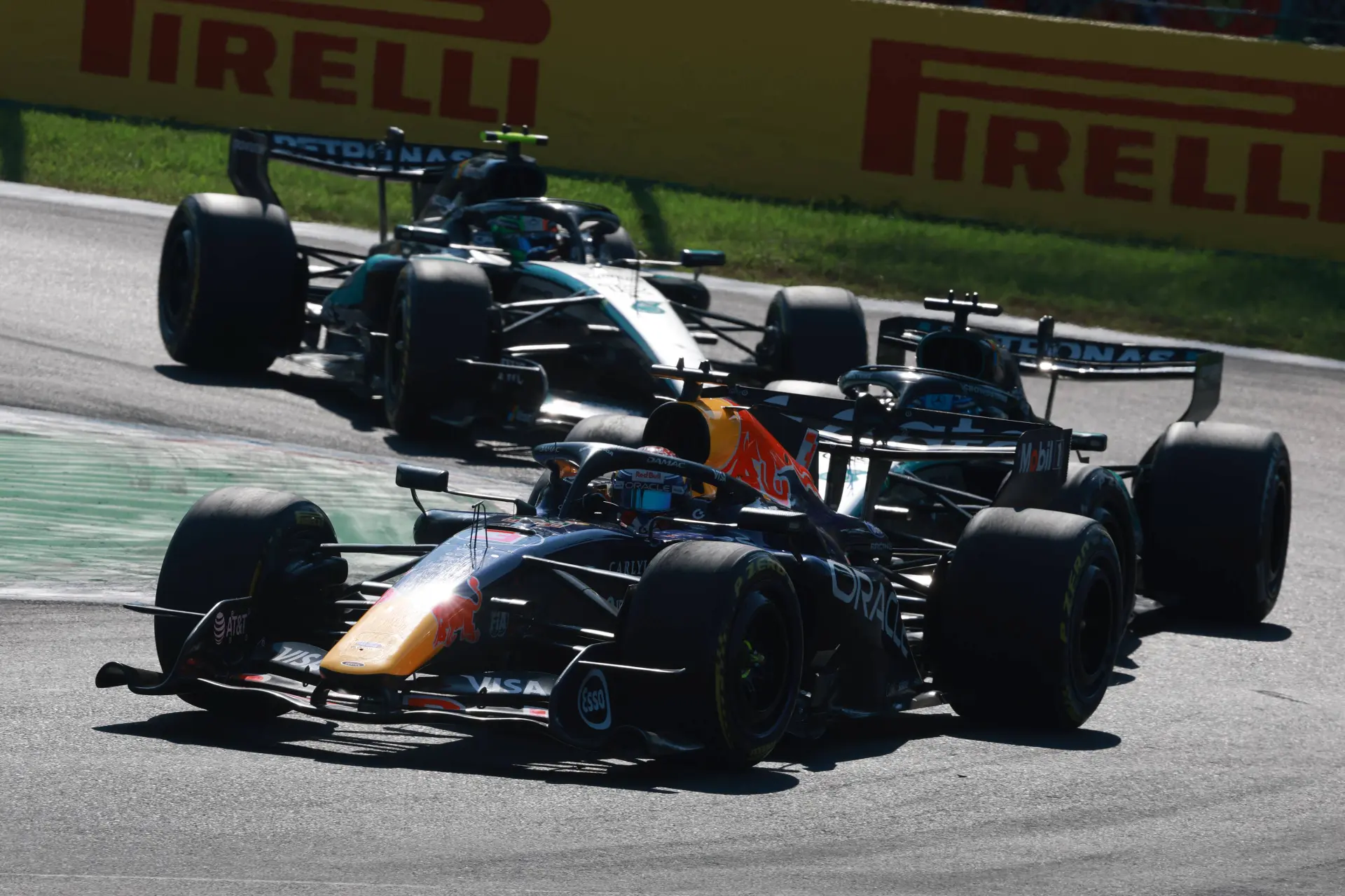 max-verstappen-leiding-mercedes-antonelli-russell