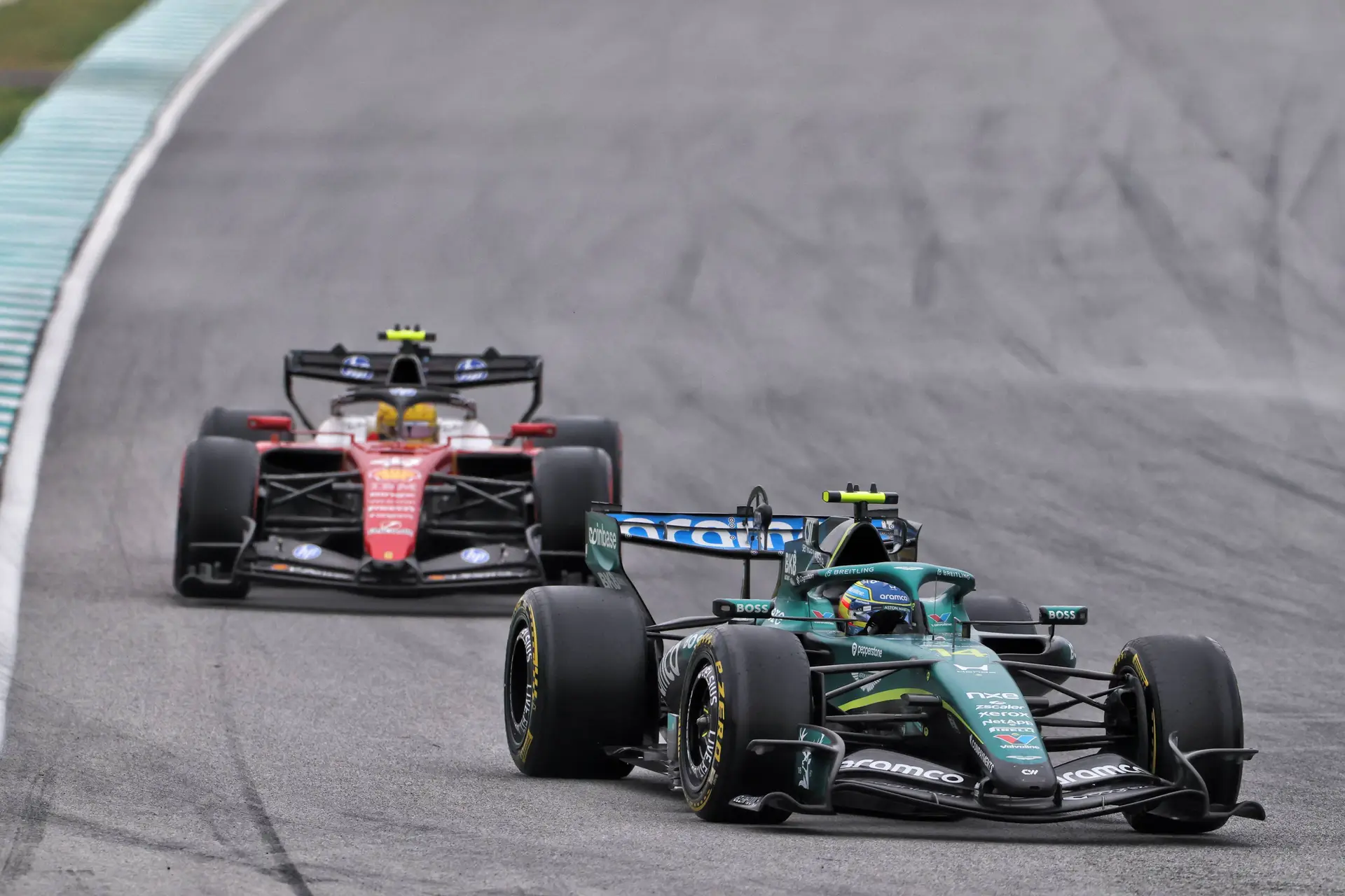 fernando-alonso-lewis-hamilton-bahrein-maleisie