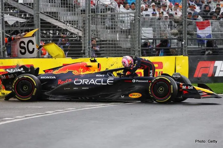 liam lawson crash f1 australian grand prix red bull