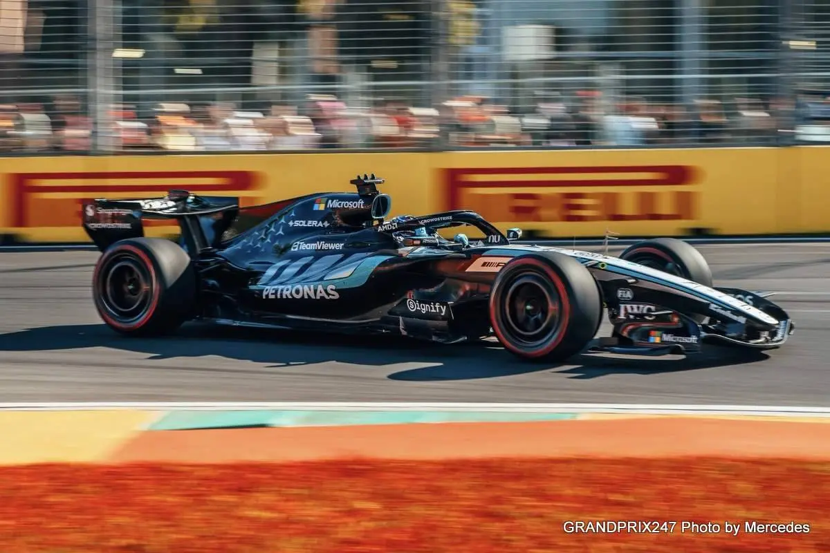 Australian GP Qualifying: George Russell on pole as Mercedes lock front row, Max Verstappen crashes