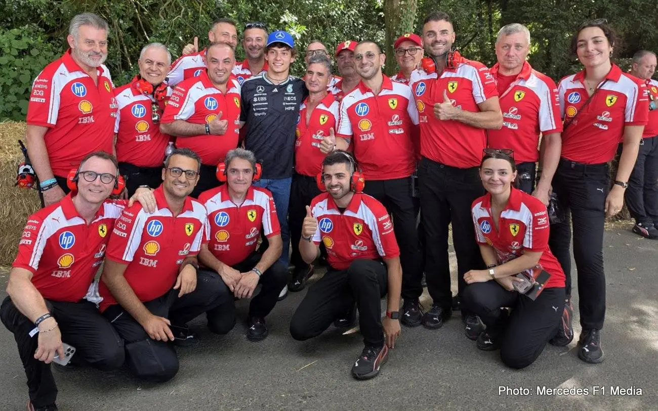 antonelli with Ferrari mechanics