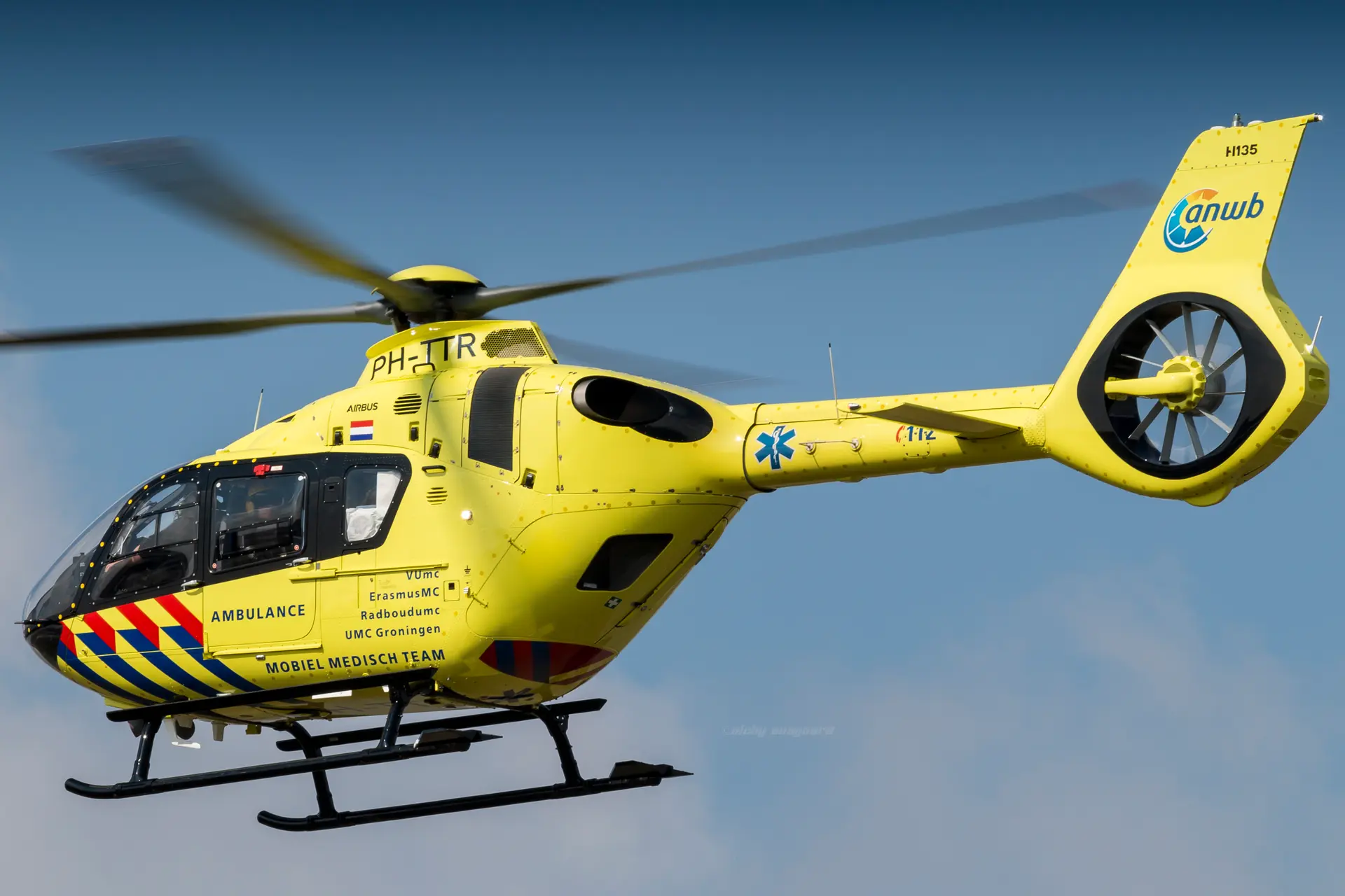 Hulpdiensten en traumaheli rukken massaal uit naar de Efteling na heftig ongeval