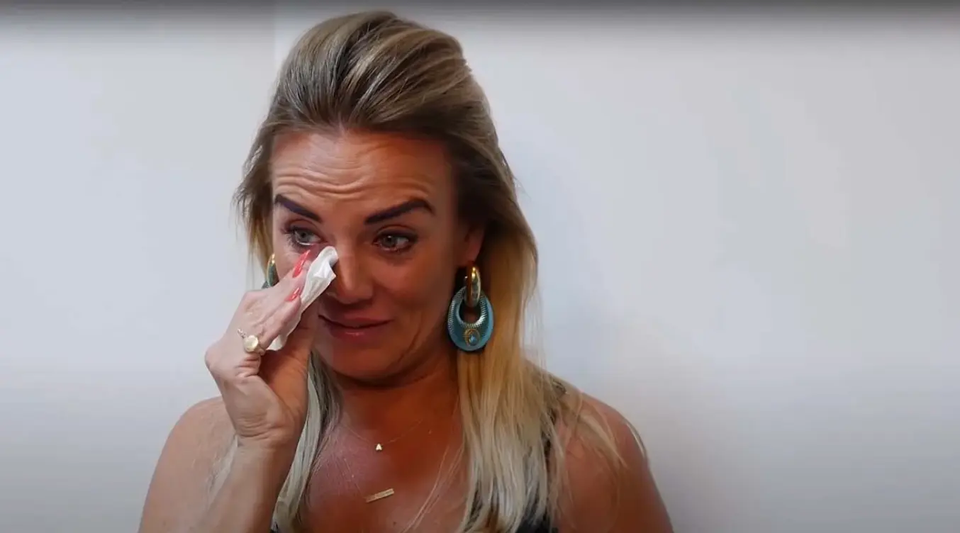 Monique Westenberg in tranen: 'Chemotherapie'