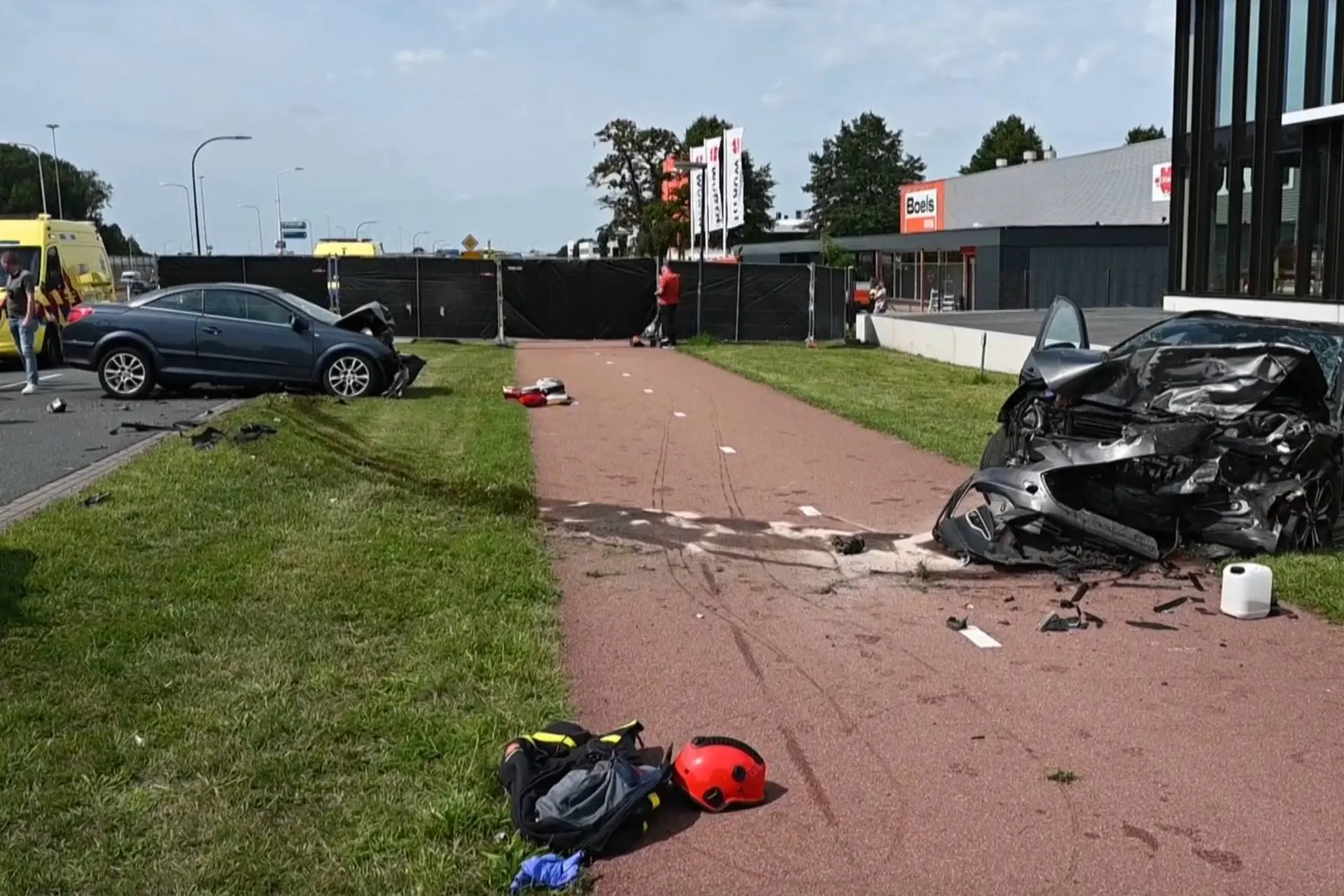 Één dode bij heftige frontale aanrijding