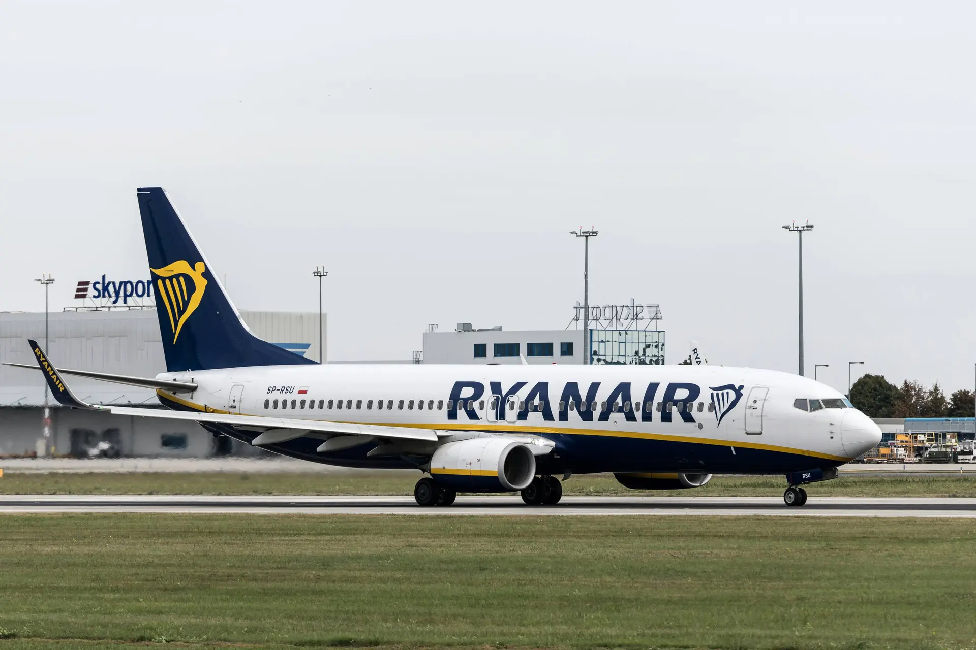 ryanair64