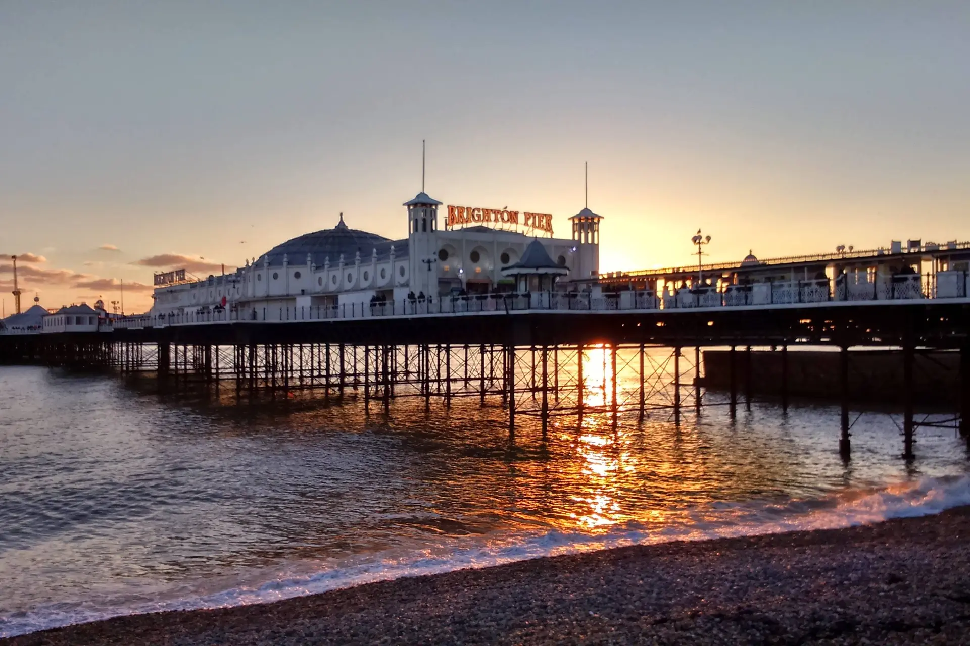 Brighton_Pier_at_sunset