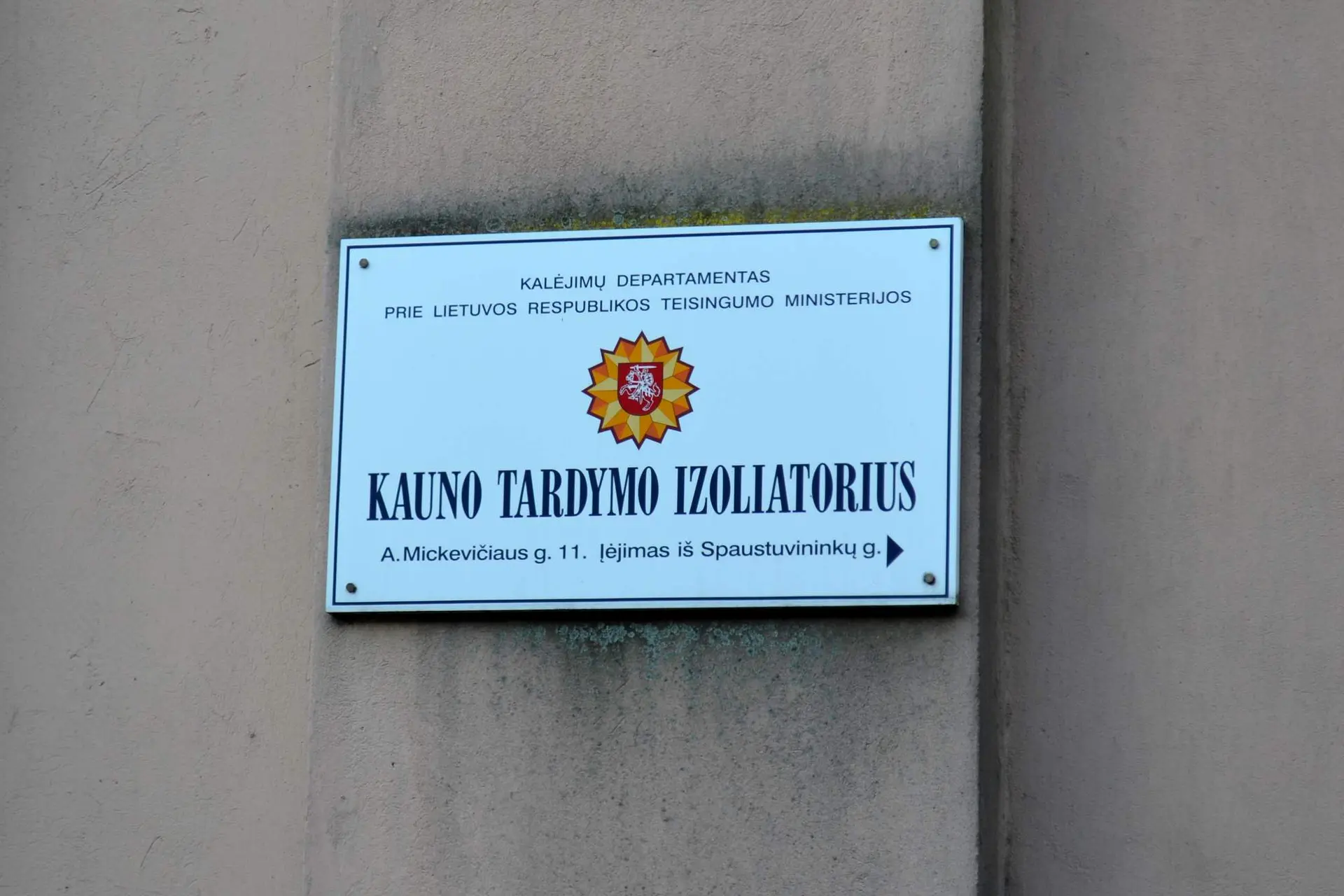 Spec. tarnybos atskubėjo į Kauno tardymo izoliatorių