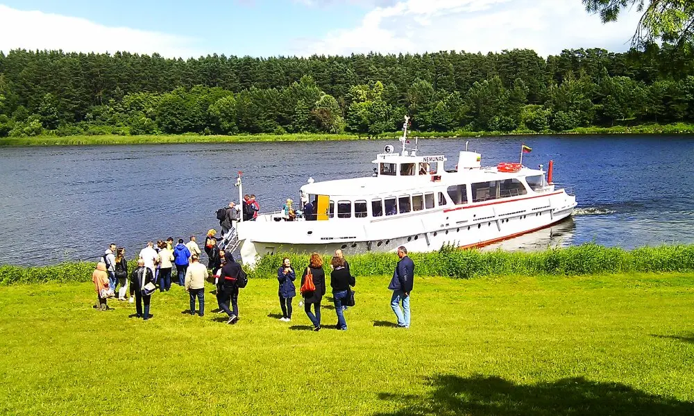 Laivu į Birštoną