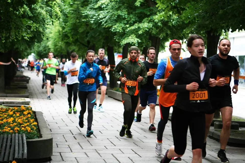 Miesto maratono dalyviai sieks apibėgti žemę