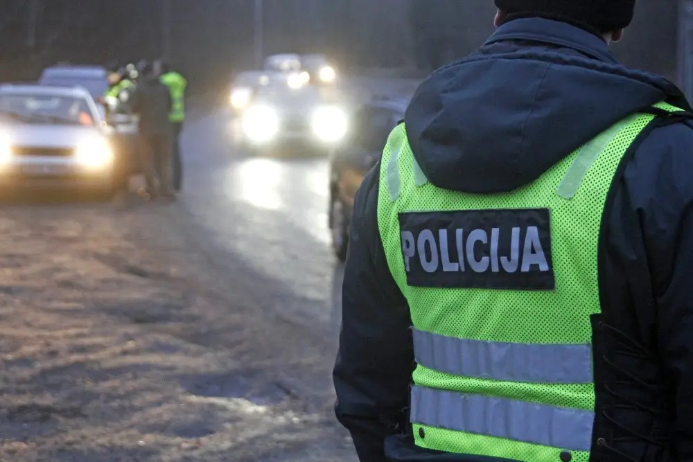 Rytinis policijos reidas prie hidroelektrinės ir Zuikinės